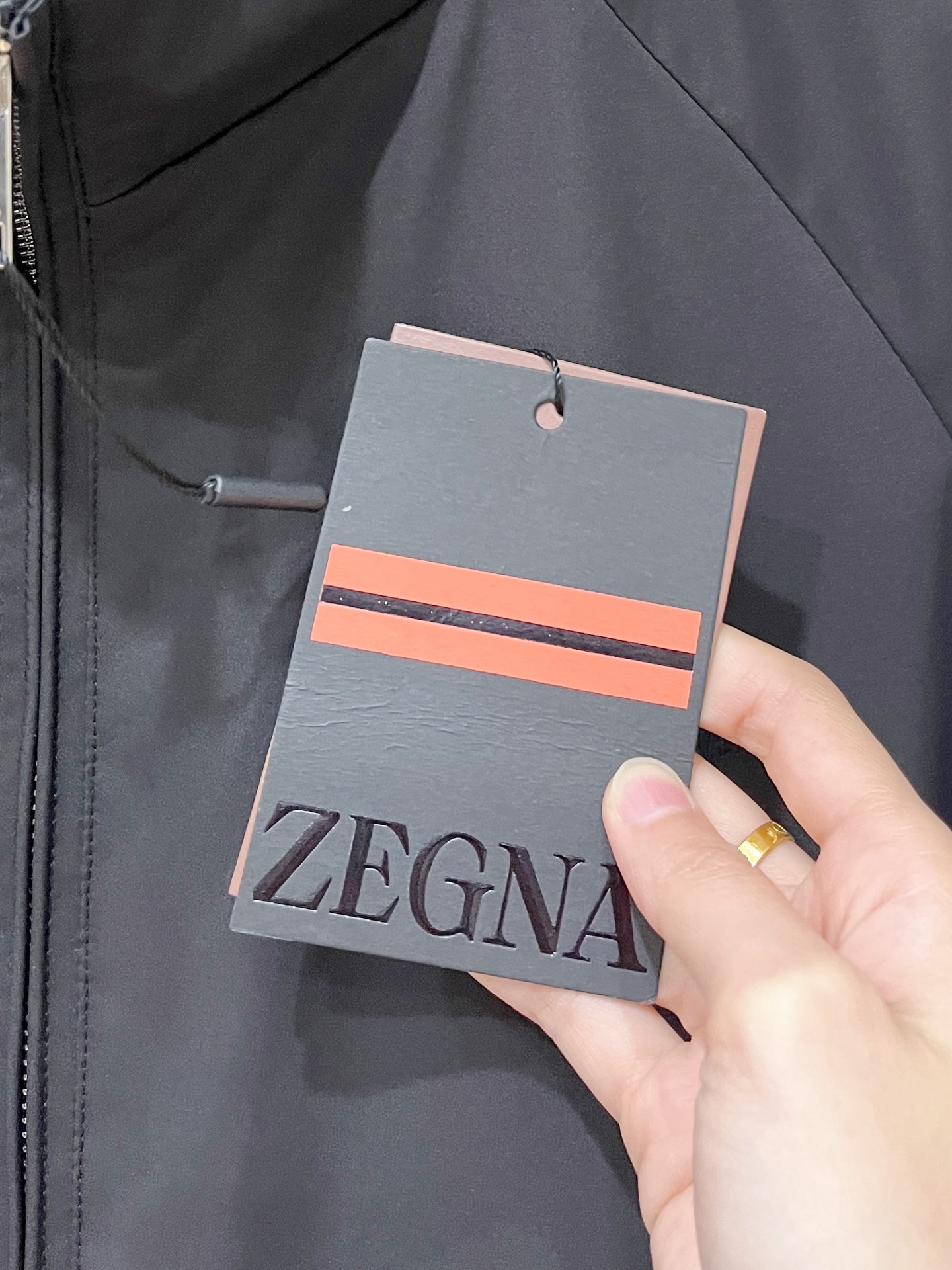杰尼亚、2026新品夹克外套，时尚帅气，简约百搭款，胸前精致刺绣字母logo，定制原版面料，不仅挺括，保持潮流的廓形，又