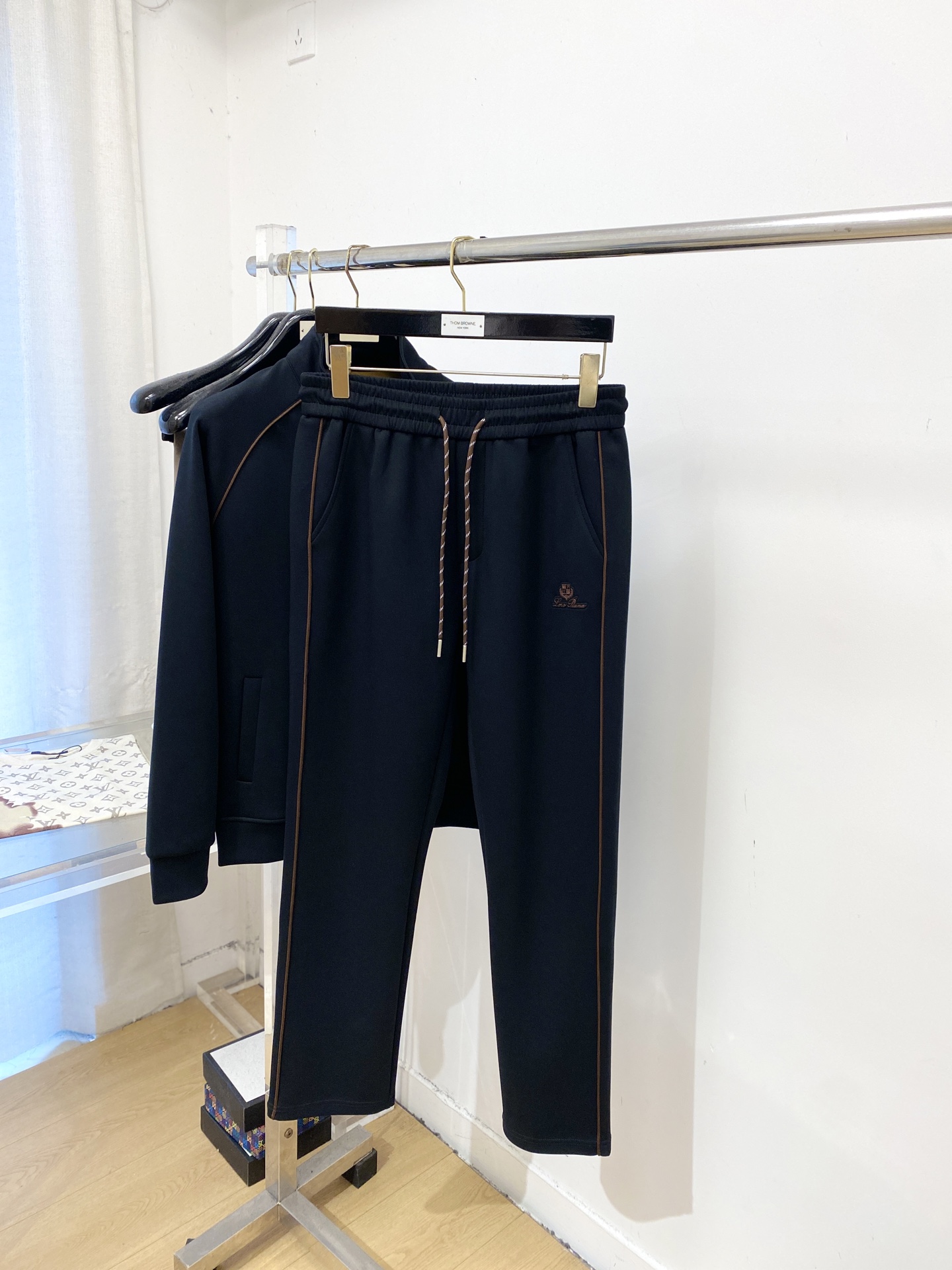 Loro piana、2026最新品，时尚休闲套装，顶级原版面料打造，穿着舒适，吸湿性透气性都非常良好，色牢度超高！无论