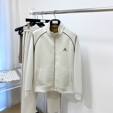 Loro piana、2026最新品,时尚休闲套装,顶级原版面料打造,穿着舒适,吸湿性透气性都非常良好,色牢度超高!无论 Loro piana、2026最新品,时尚休闲套装,顶级原版面料打造,穿着舒适,吸湿性透气性都非常良好,色牢度超高!无论