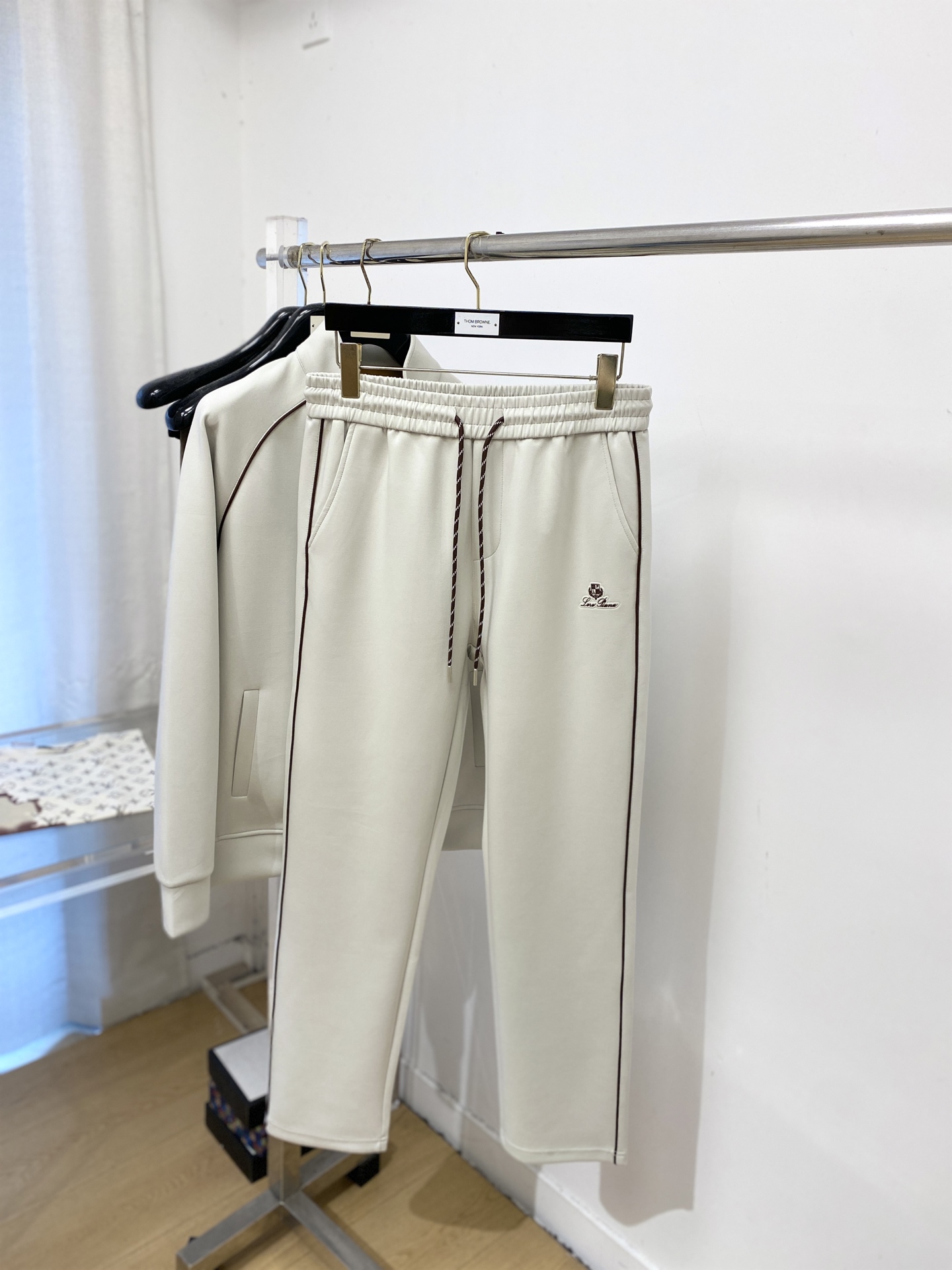 Loro piana、2026最新品，时尚休闲套装，顶级原版面料打造，穿着舒适，吸湿性透气性都非常良好，色牢度超高！无论