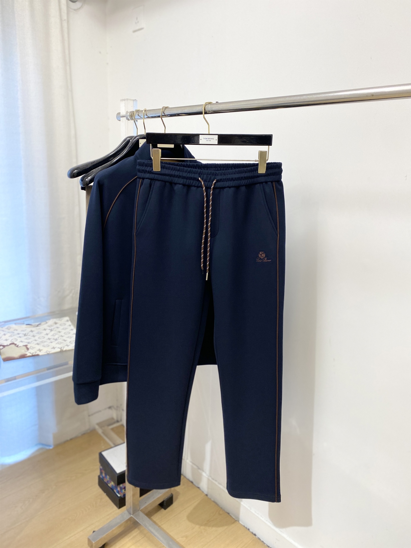 Loro piana、2026最新品，时尚休闲套装，顶级原版面料打造，穿着舒适，吸湿性透气性都非常良好，色牢度超高！无论