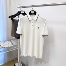 蒙口、2026新品短袖T恤,帅气时尚,胸前刺绣装饰图案logo,简约百搭款。面料棉 不仅挺括,保持潮流的廓形,又穿着舒适 蒙口、2026新品短袖T恤,帅气时尚,胸前刺绣装饰图案logo,简约百搭款。面料棉 不仅挺括,保持潮流的廓形,又穿着舒适