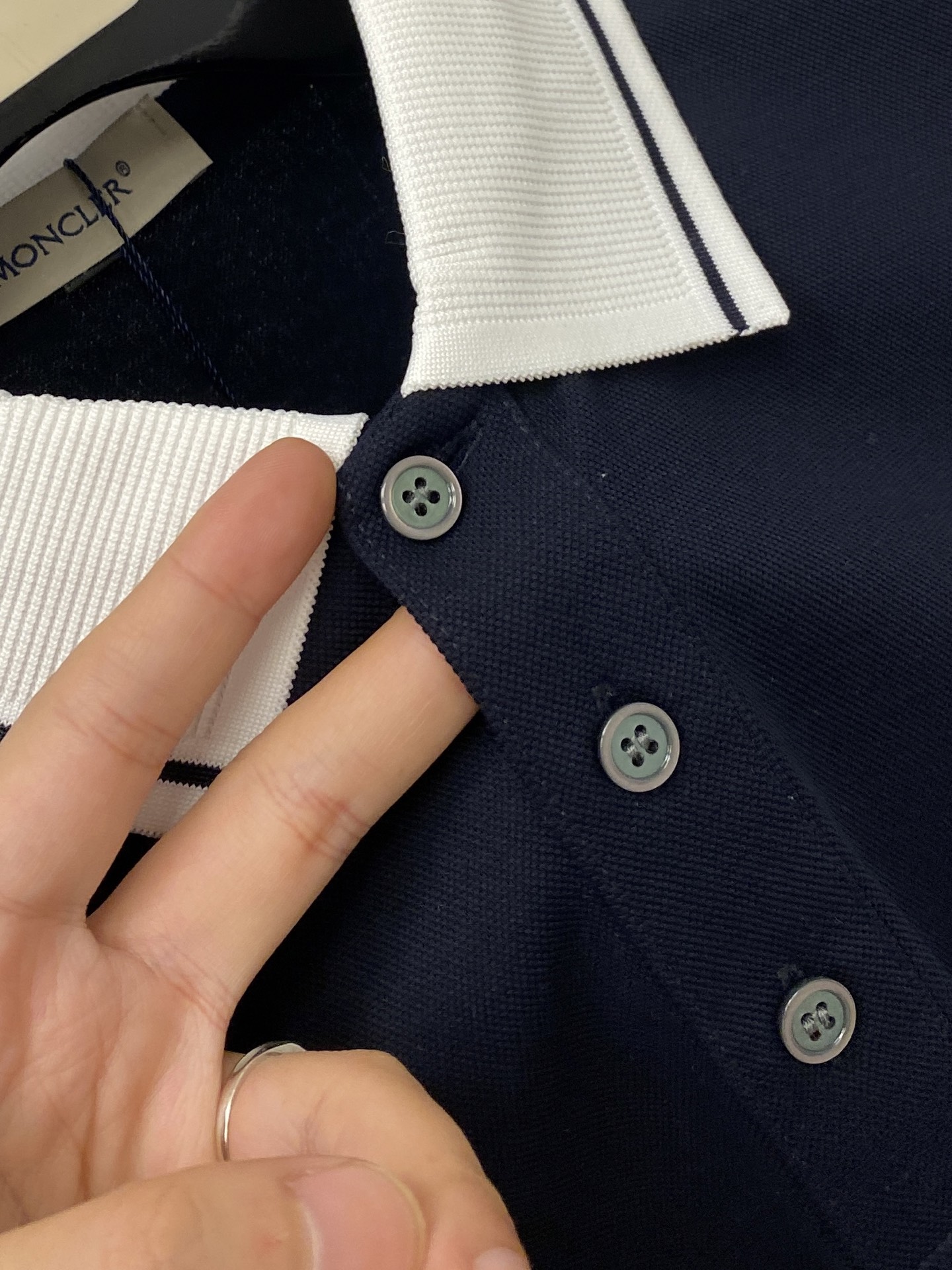 蒙口、2026新品短袖T恤，帅气时尚，胸前顶级印胶字母图案logo，简约百搭款。面料棉 不仅挺括，保持潮流的廓形，又穿着