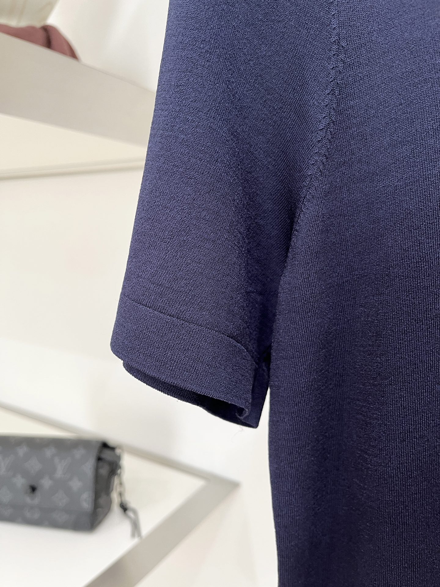 Brunello Cucinelli、2026新品短袖T恤，帅气时尚，胸前精致凹凸刺绣图案logo，简约百搭款。面料针织