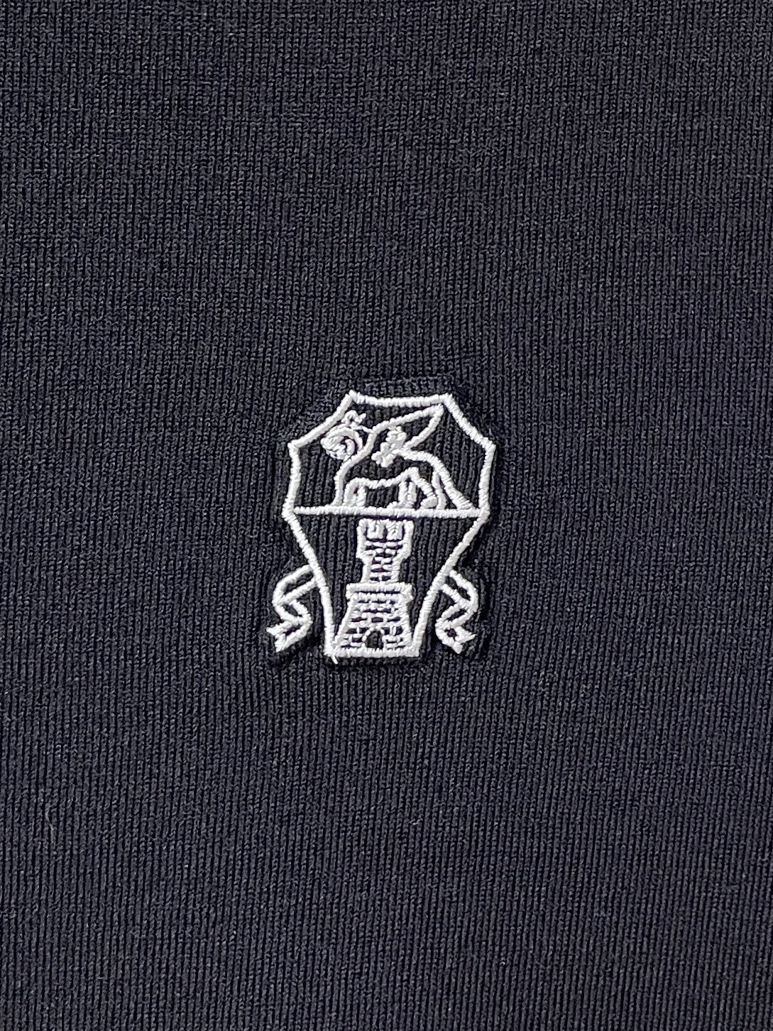 Brunello Cucinelli、2026新品短袖T恤，帅气时尚，胸前精致凹凸刺绣图案logo，简约百搭款。面料针织