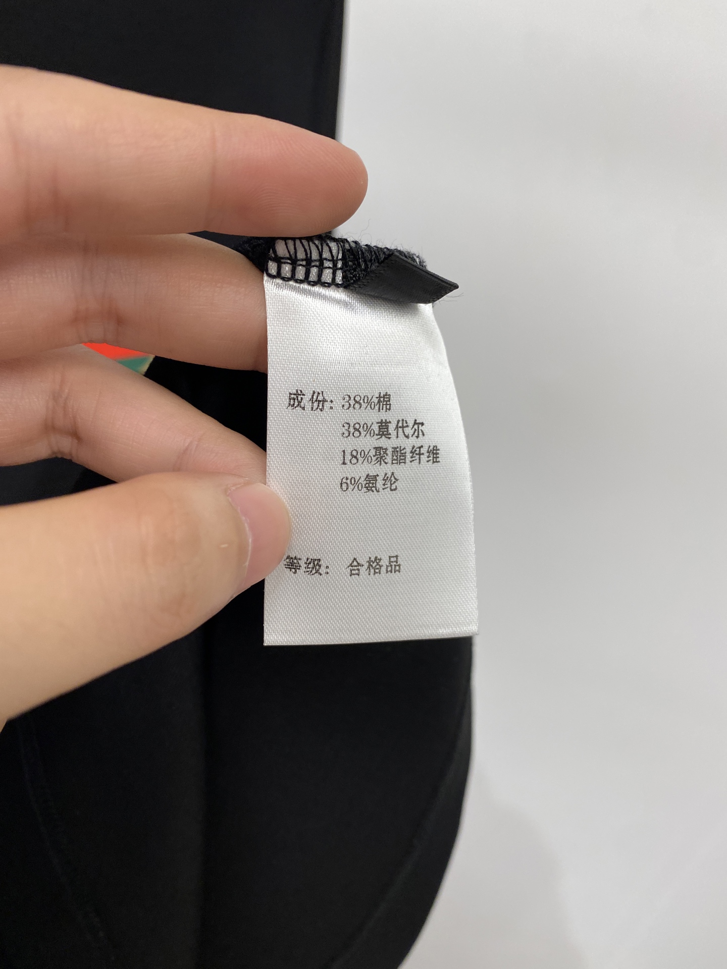 古奇、2026新品短袖T恤，帅气时尚，胸前顶级印胶图案字母logo，简约百搭款。面料棉 不仅挺括，保持潮流的廓形，又穿着