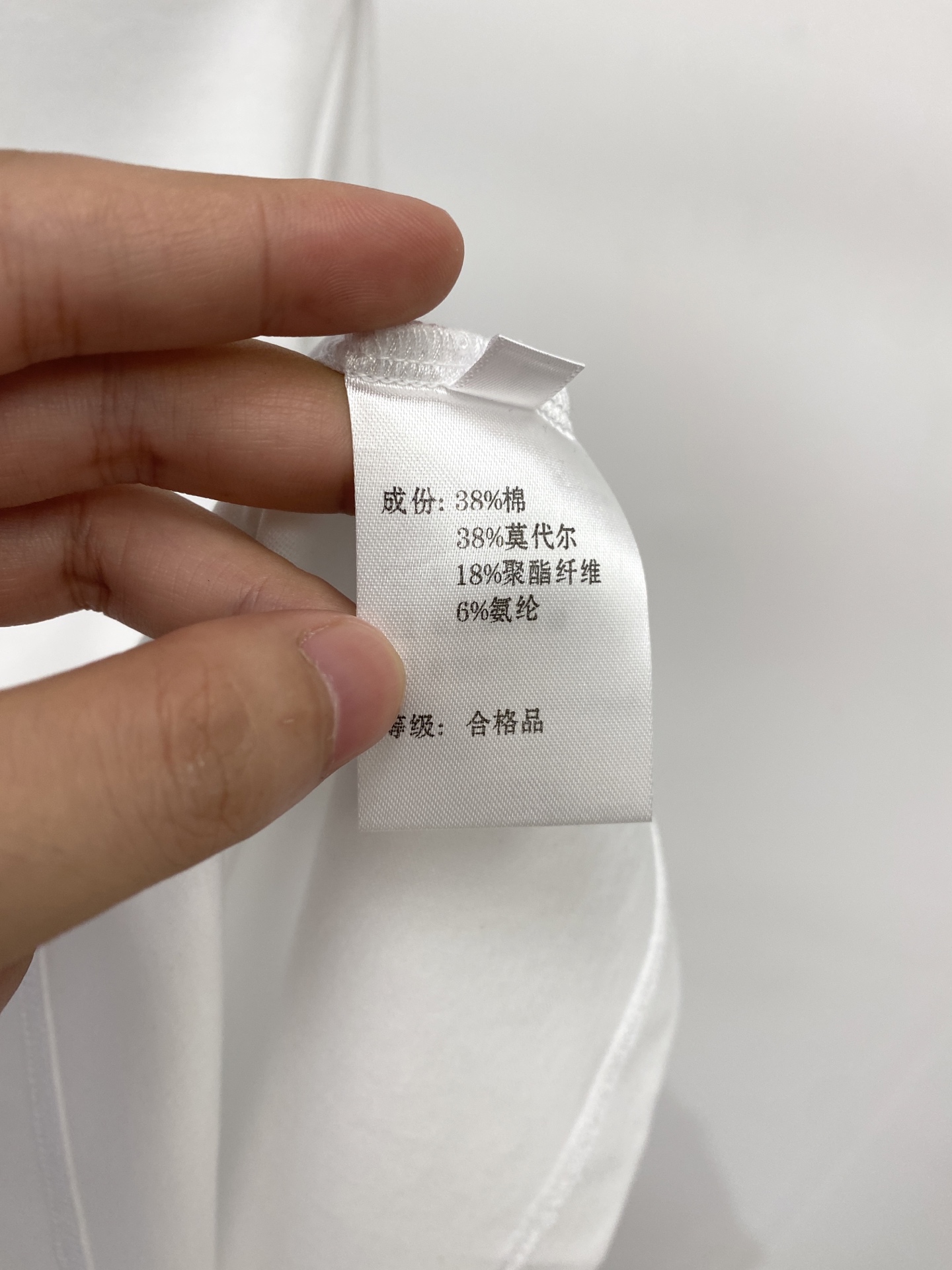 古奇、2026新品短袖T恤，帅气时尚，胸前顶级印胶图案字母logo，简约百搭款。面料棉 不仅挺括，保持潮流的廓形，又穿着