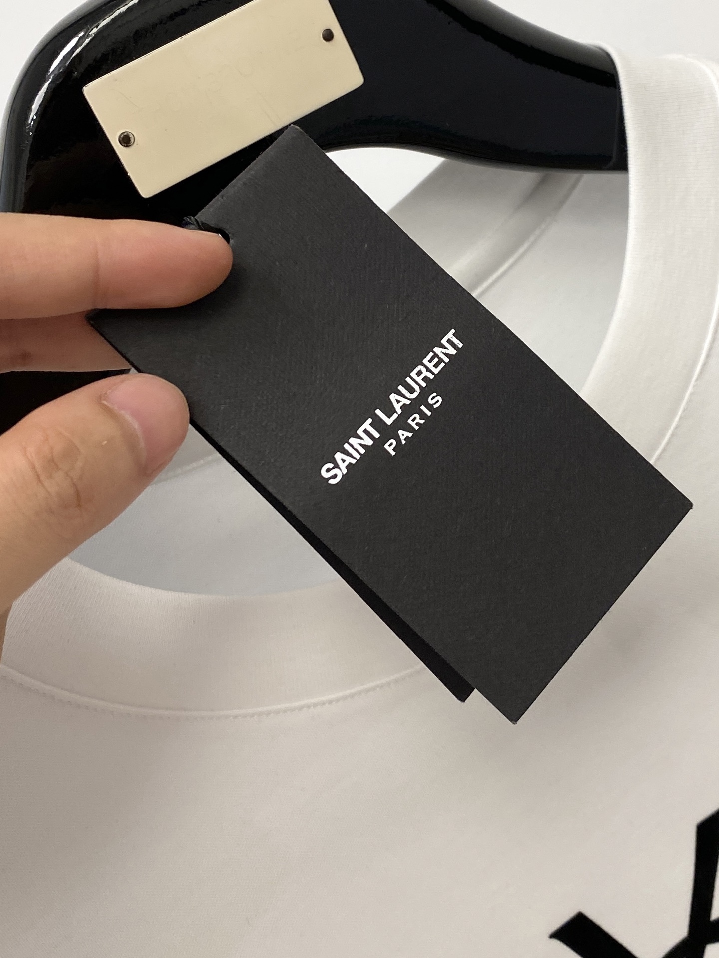 YSL 圣罗兰、2026新品短袖T恤，帅气时尚，胸前顶级印胶字母logo，简约百搭款。面料棉 不仅挺括，保持潮流的廓形，