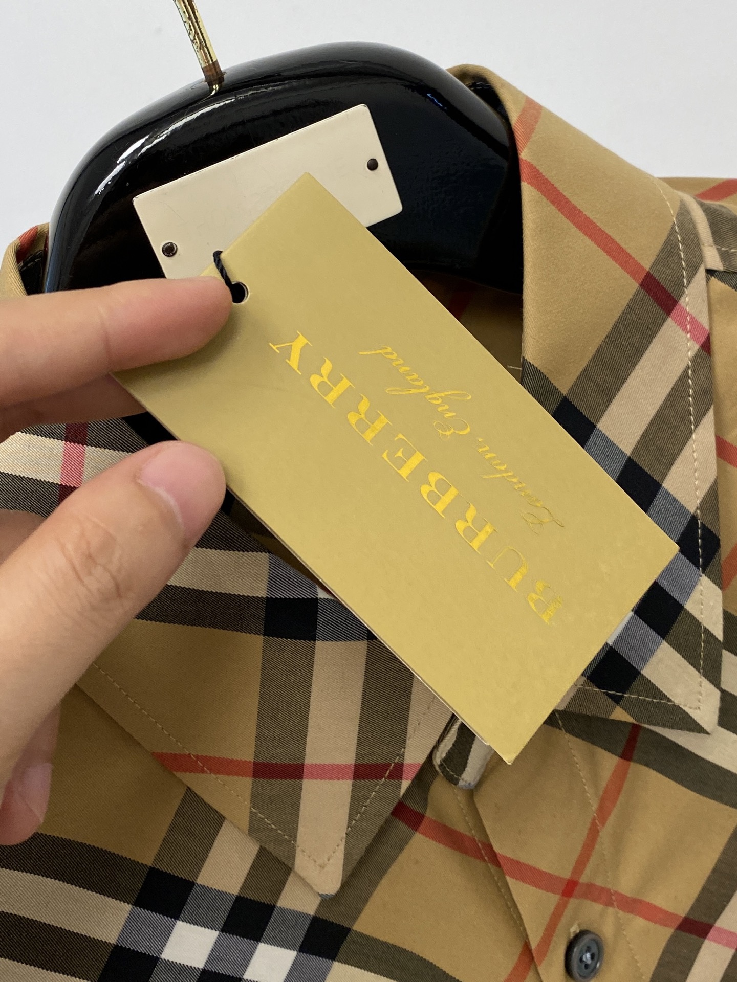 巴宝莉、2026新品短袖衬衫，时尚帅气，简约百搭款，定制原版面料，不仅挺括，保持潮流的廓形，又穿着舒适，纱织更细腻，码数