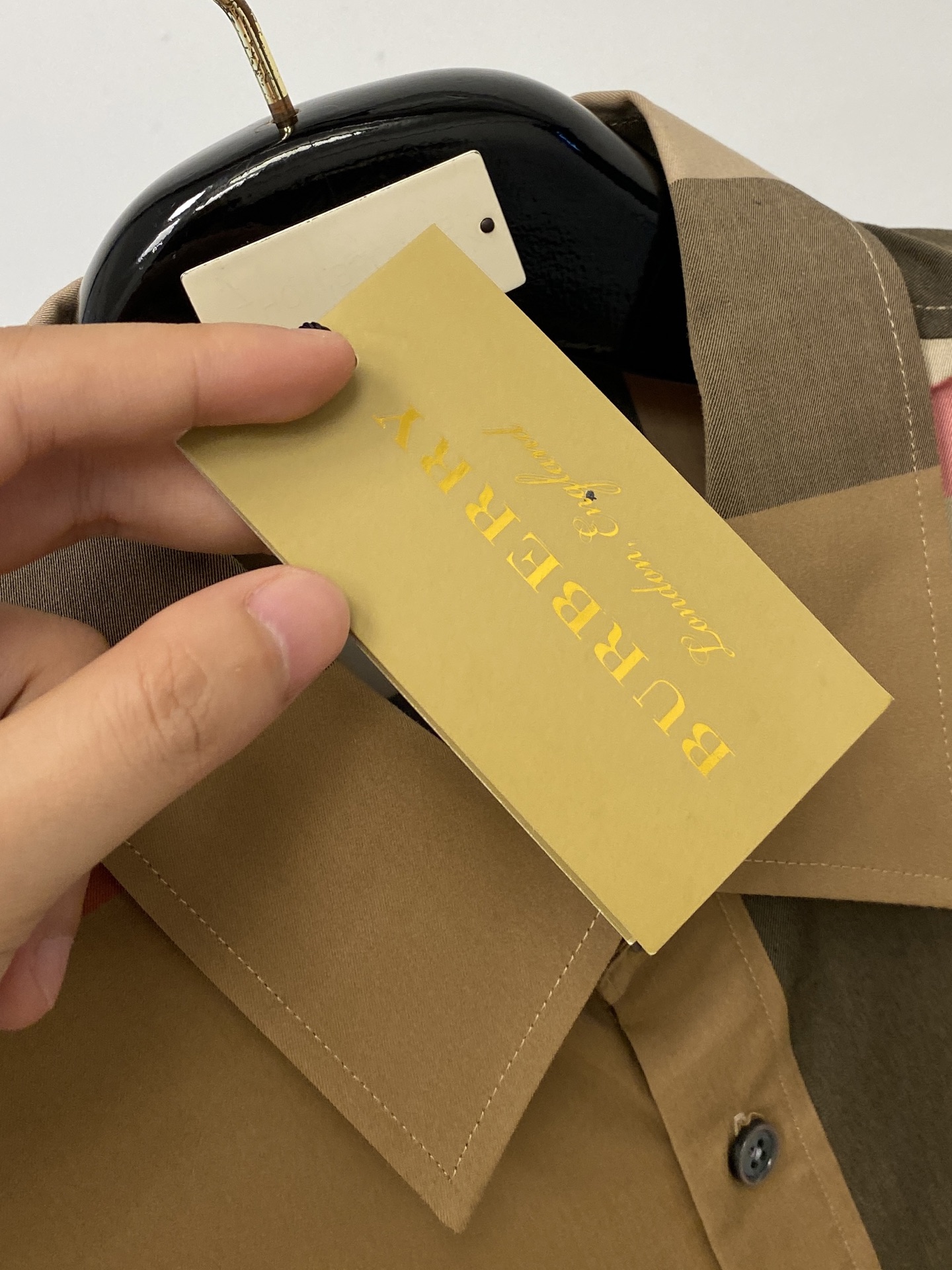 巴宝莉、2026新品短袖衬衫，时尚帅气，简约百搭款，定制原版面料，不仅挺括，保持潮流的廓形，又穿着舒适，纱织更细腻，码数