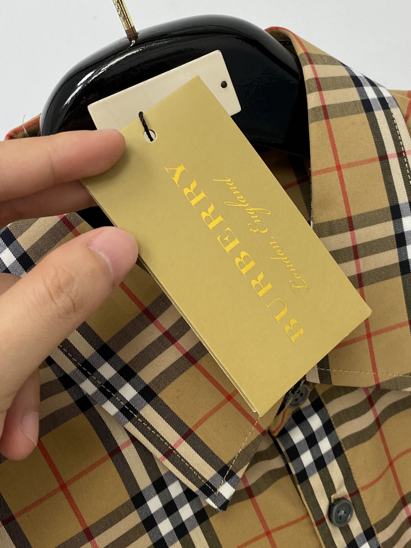 巴宝莉、2026新品短袖衬衫，时尚帅气，简约百搭款，定制原版面料，不仅挺括，保持潮流的廓形，又穿着舒适，纱织更细腻，码数
