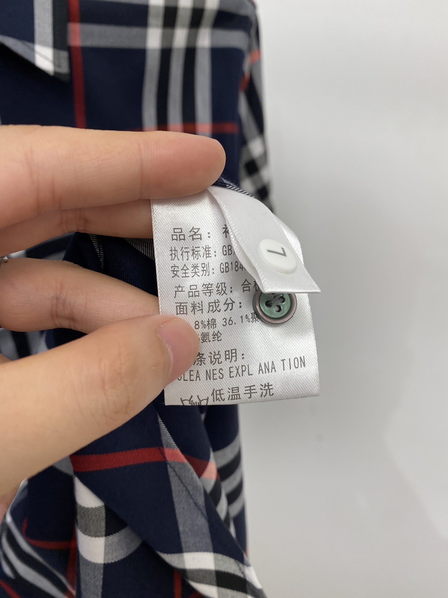巴宝莉、2026新品短袖衬衫，时尚帅气，简约百搭款，定制原版面料，不仅挺括，保持潮流的廓形，又穿着舒适，纱织更细腻，码数