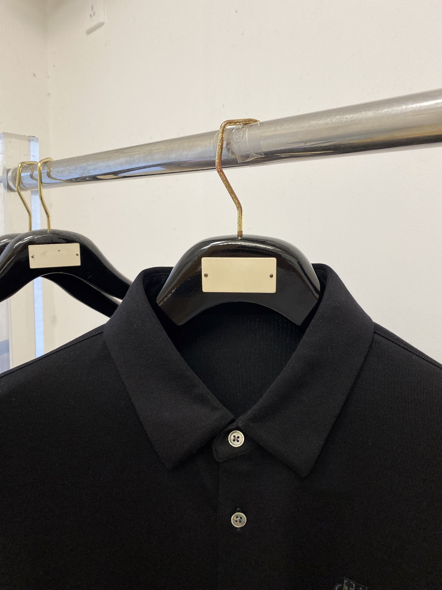 Loro Piana、2026新品衬衫外套，时尚帅气，简约百搭款，胸前精致刺绣图案logo，定制原版面料，不仅挺括，保持