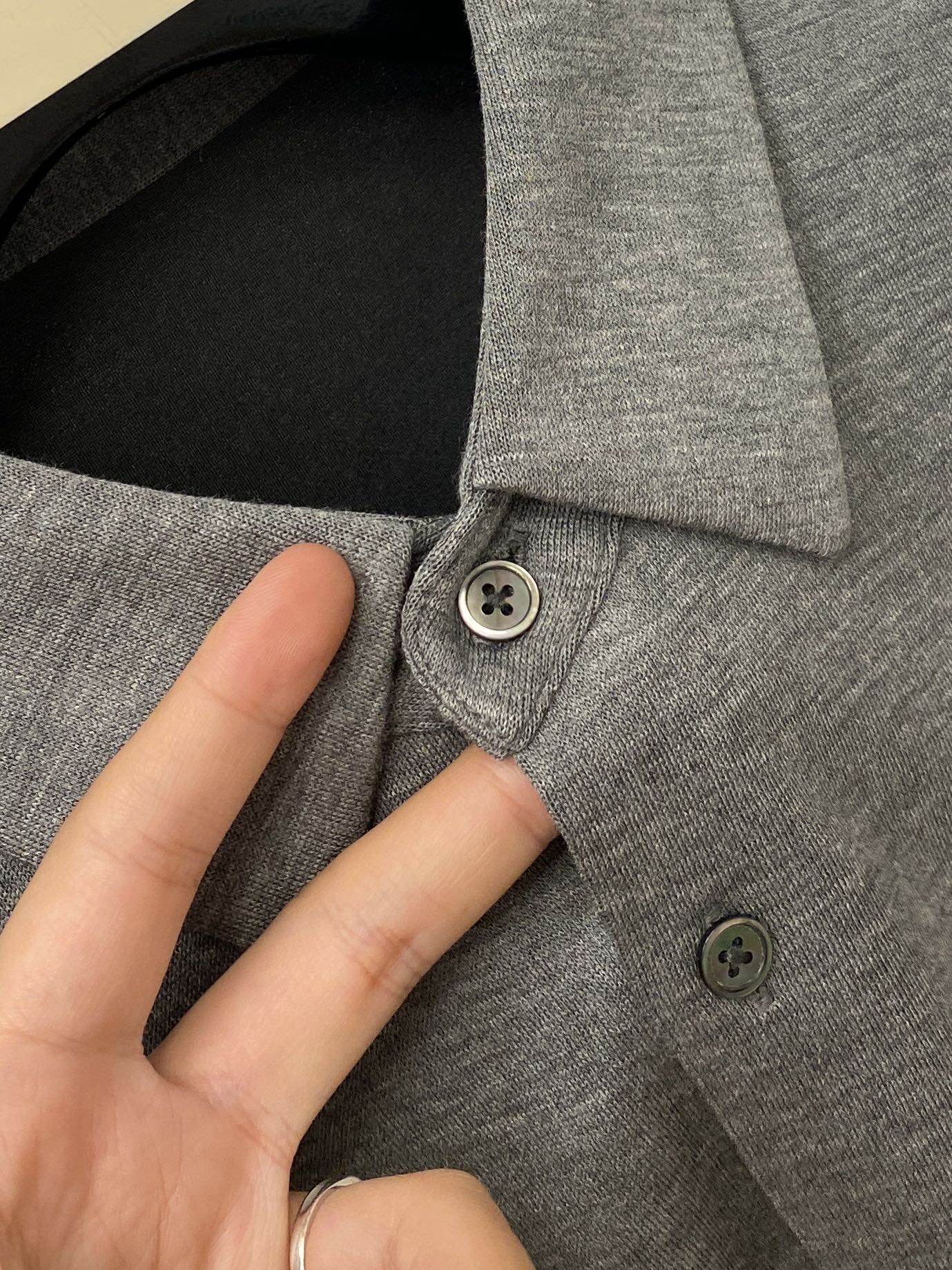 Loro Piana、2026新品衬衫外套，时尚帅气，简约百搭款，胸前精致刺绣图案logo，定制原版面料，不仅挺括，保持