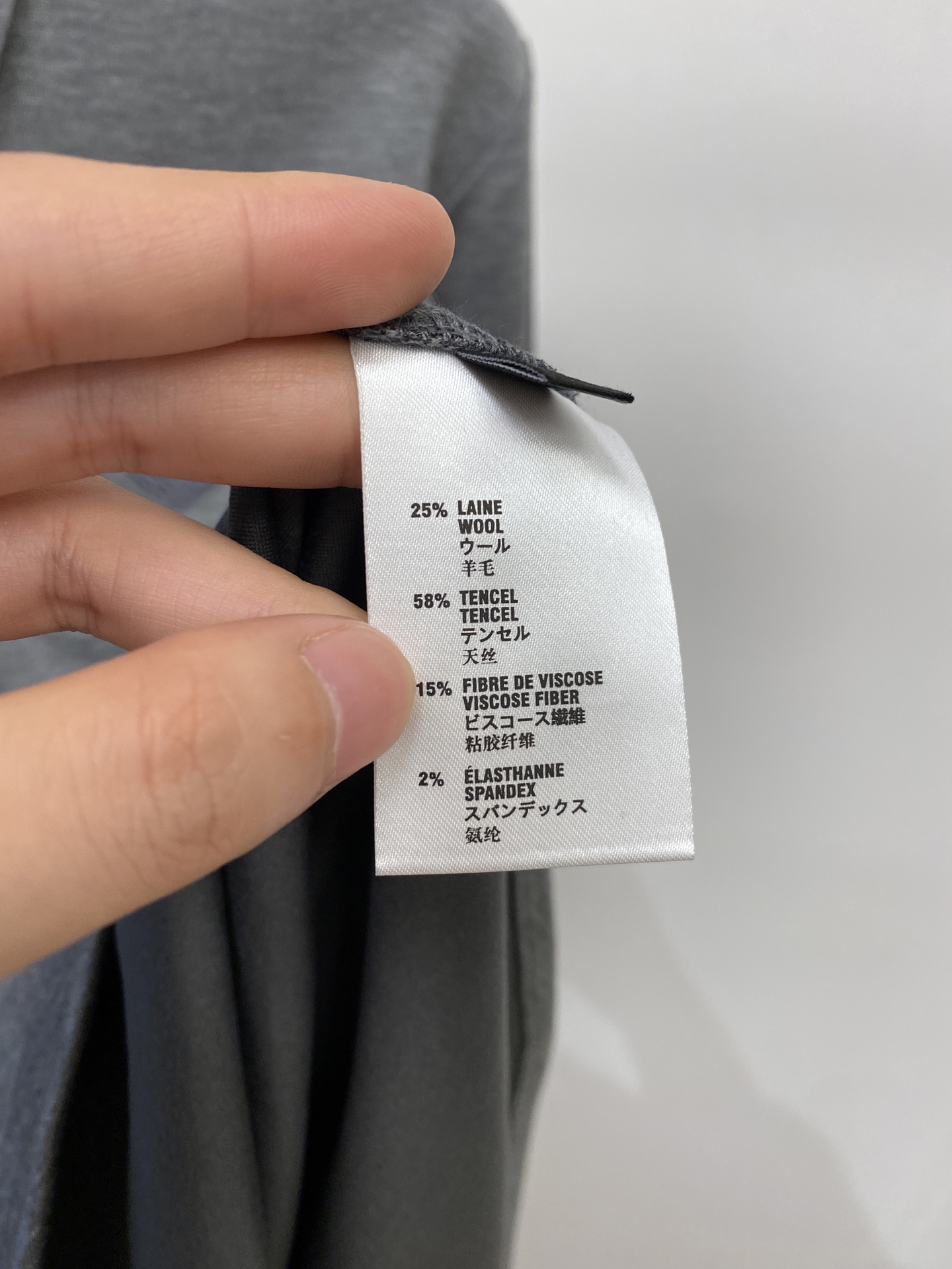 Loro Piana、2026新品衬衫外套，时尚帅气，简约百搭款，胸前精致刺绣图案logo，定制原版面料，不仅挺括，保持