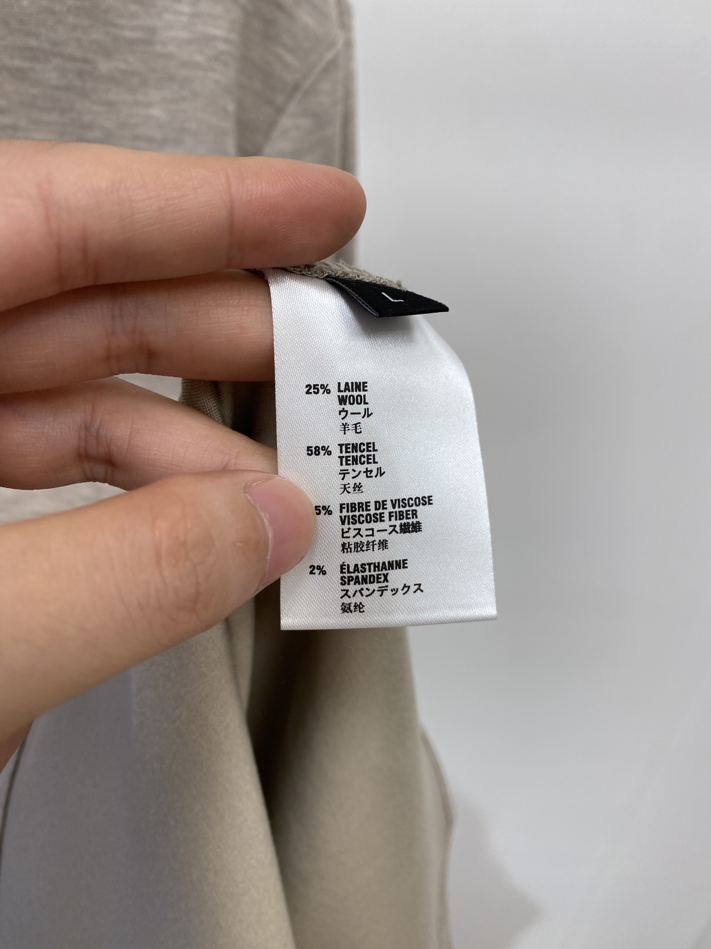 Loro Piana、2026新品衬衫外套，时尚帅气，简约百搭款，胸前精致刺绣图案logo，定制原版面料，不仅挺括，保持