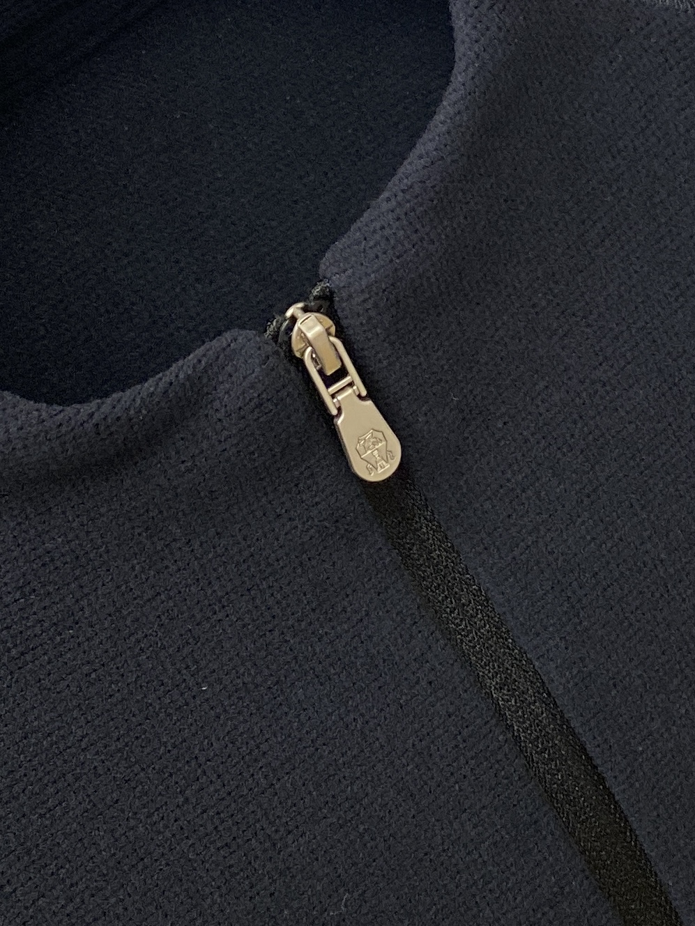 Brunello Cucinelli、2026新品长袖卫衣，时尚帅气，简约百搭款，胸前精致刺绣图案logo，定制原版面料