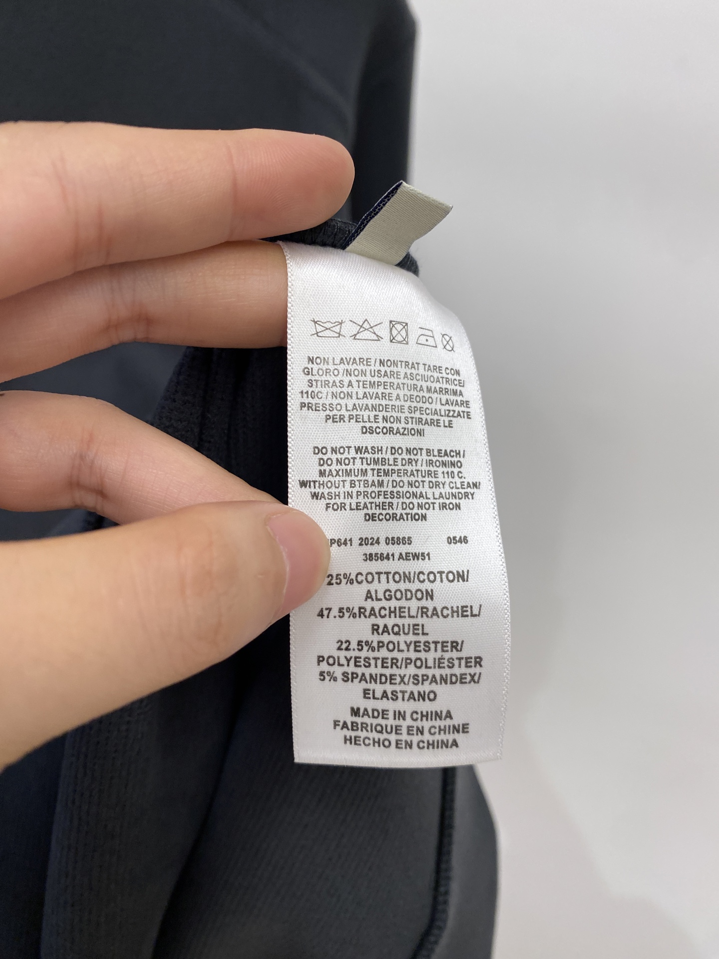 Brunello Cucinelli、2026新品长袖卫衣，时尚帅气，简约百搭款，胸前精致刺绣图案logo，定制原版面料