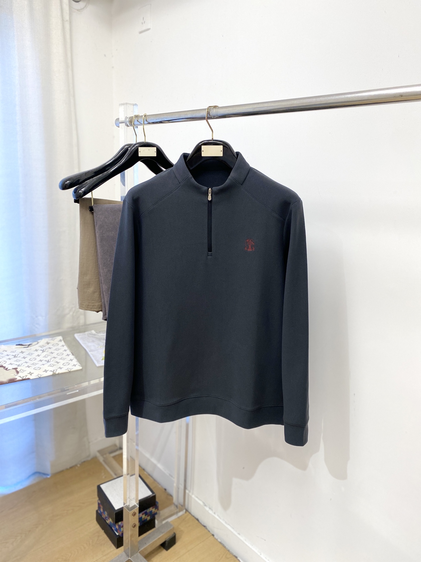 Brunello Cucinelli、2026新品长袖卫衣，时尚帅气，简约百搭款，胸前精致刺绣图案logo，定制原版面料