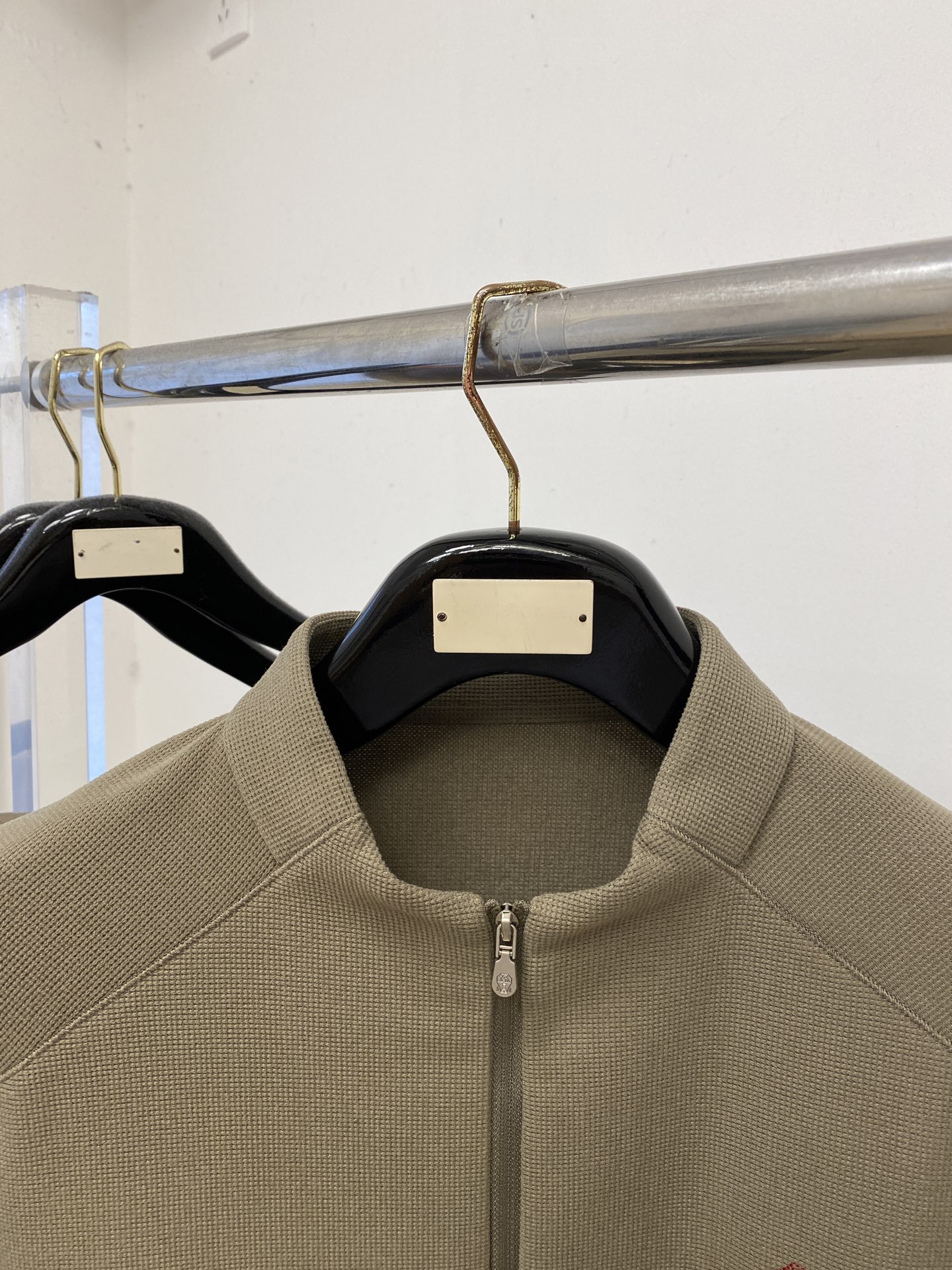Brunello Cucinelli、2026新品长袖卫衣，时尚帅气，简约百搭款，胸前精致刺绣图案logo，定制原版面料