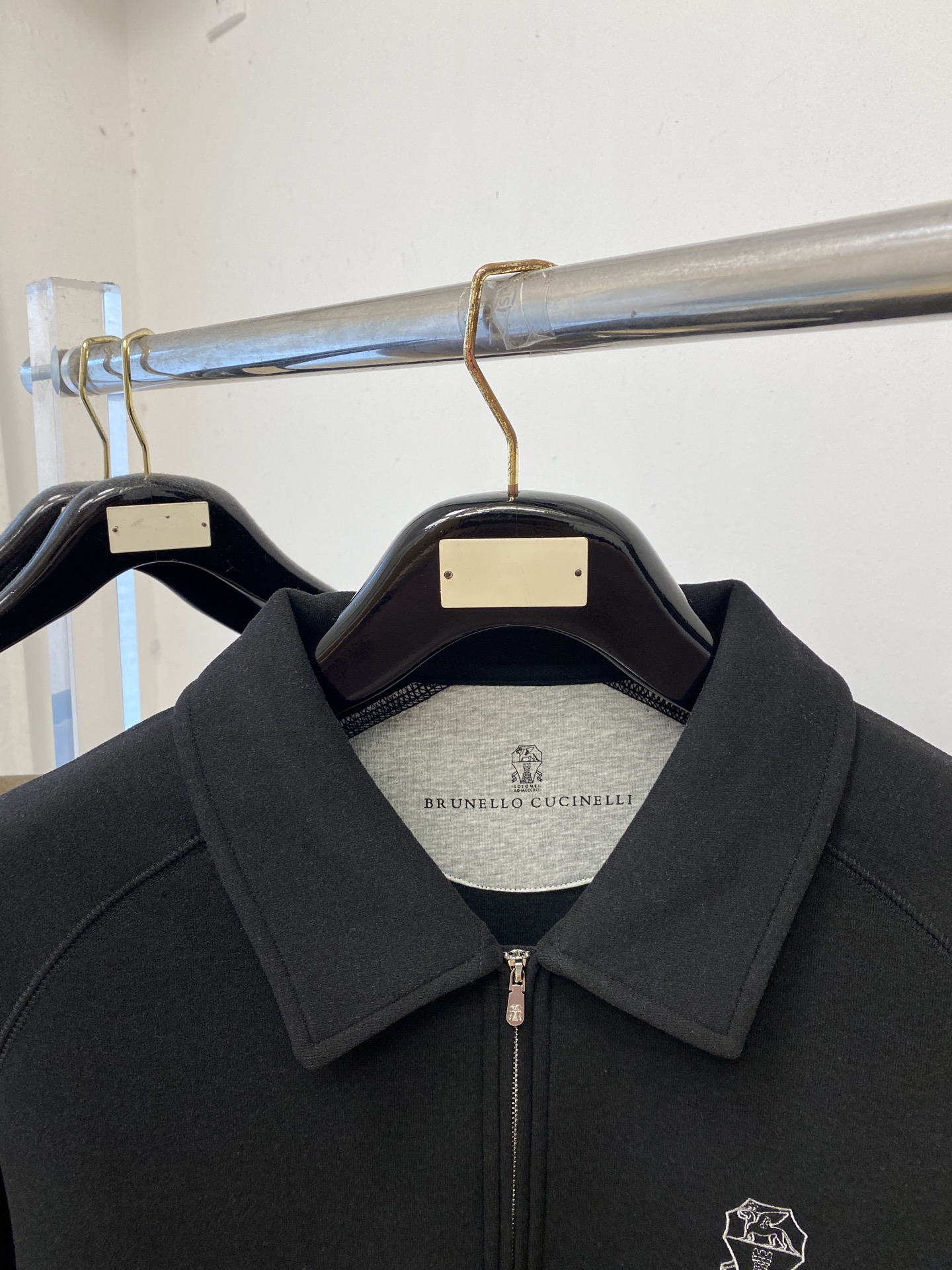 Brunello Cucinelli、2026新品长袖卫衣，时尚帅气，简约百搭款，胸前精致刺绣图案logo，定制原版面料