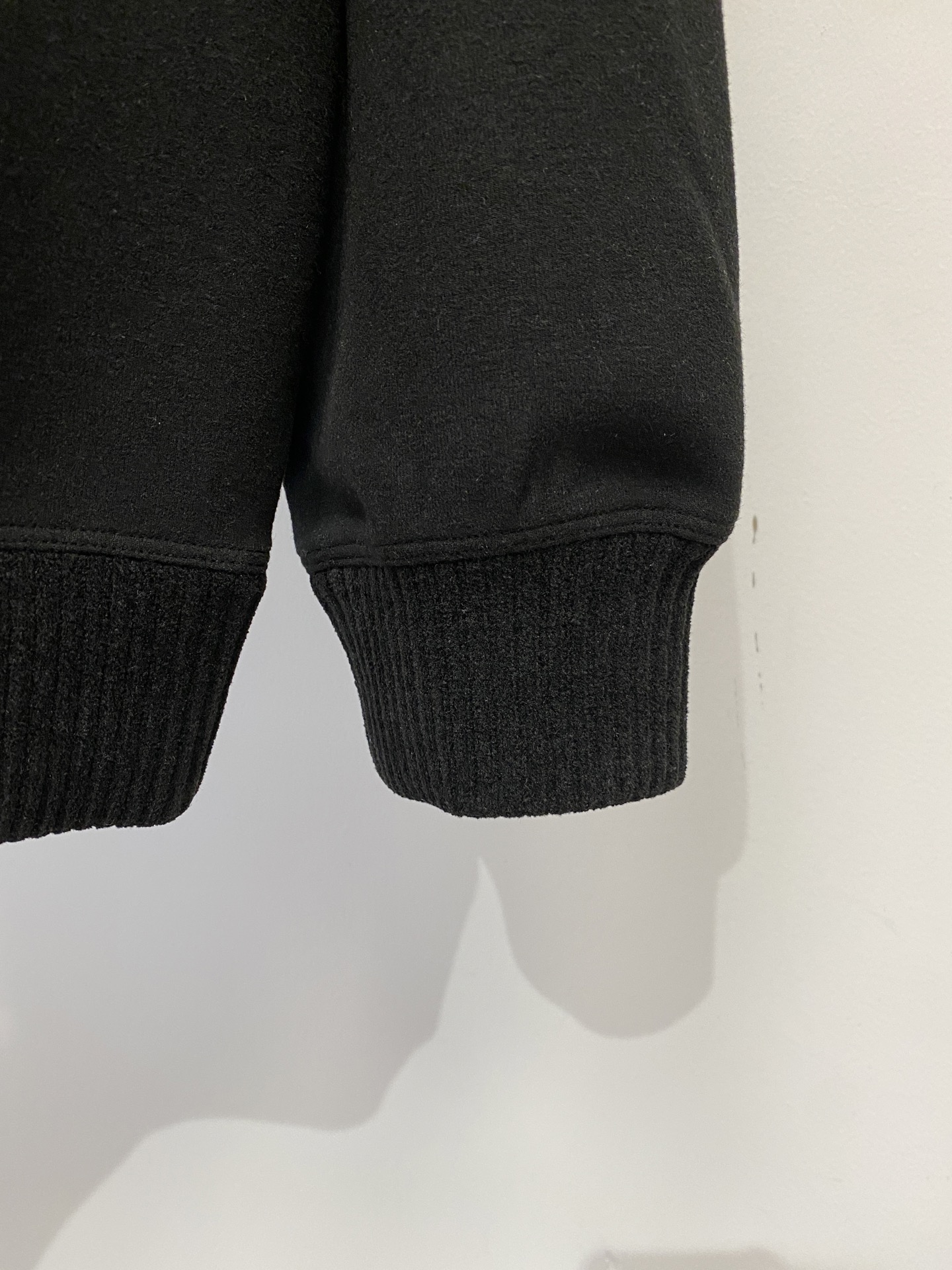 Brunello Cucinelli、2026新品长袖卫衣，时尚帅气，简约百搭款，胸前精致刺绣图案logo，定制原版面料