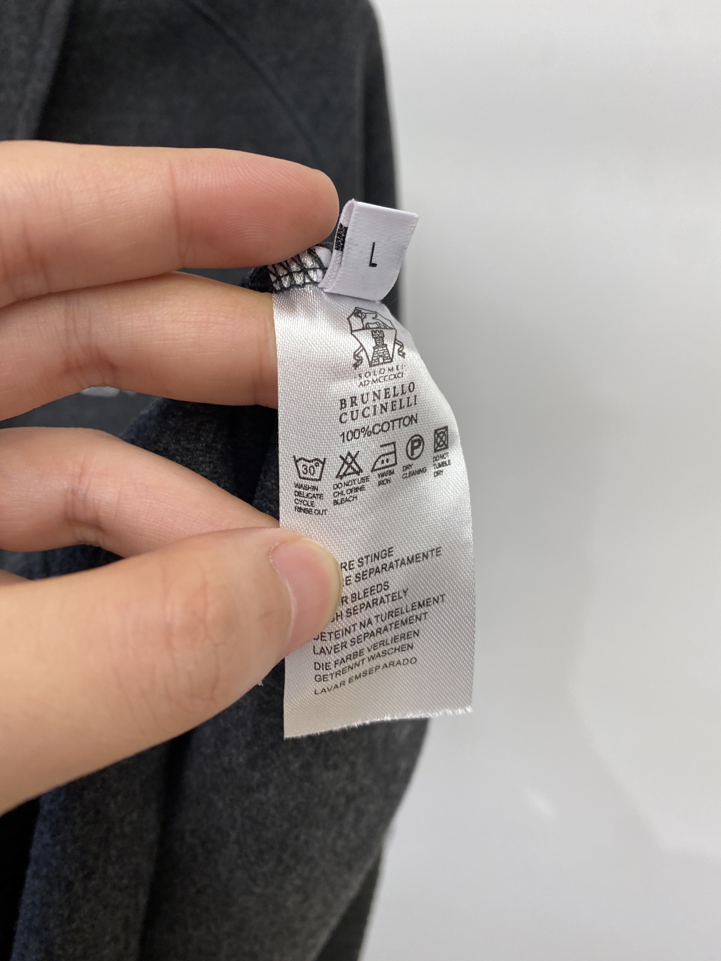 Brunello Cucinelli、2026新品长袖卫衣，时尚帅气，简约百搭款，胸前精致刺绣图案logo，定制原版面料