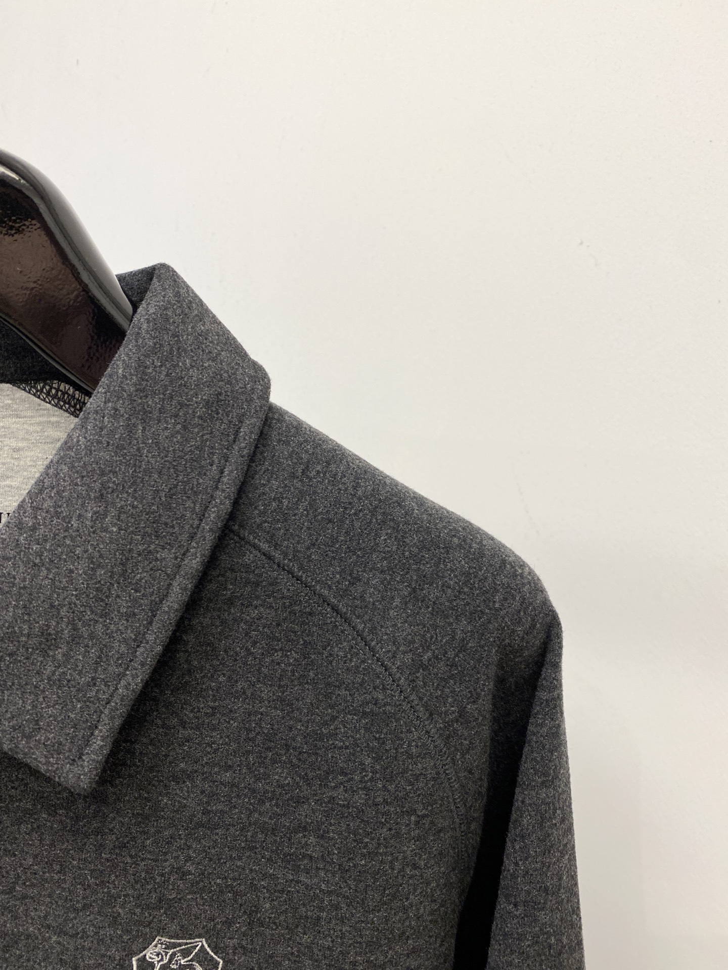 Brunello Cucinelli、2026新品长袖卫衣，时尚帅气，简约百搭款，胸前精致刺绣图案logo，定制原版面料
