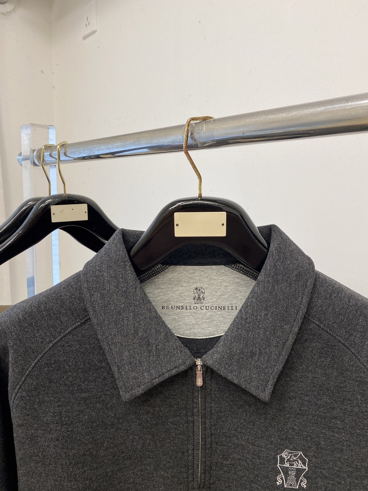 Brunello Cucinelli、2026新品长袖卫衣，时尚帅气，简约百搭款，胸前精致刺绣图案logo，定制原版面料