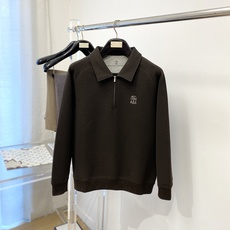 Brunello Cucinelli、2026新品长袖卫衣,时尚帅气,简约百搭款,胸前精致刺绣图案logo,定制原版面料 Brunello Cucinelli、2026新品长袖卫衣,时尚帅气,简约百搭款,胸前精致刺绣图案logo,定制原版面料