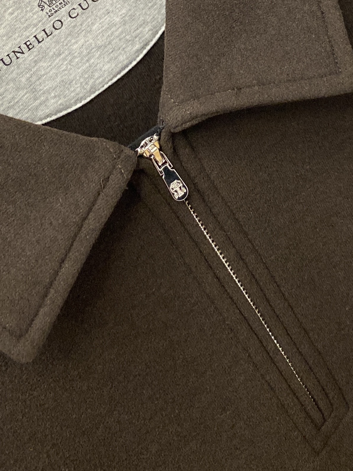 Brunello Cucinelli、2026新品长袖卫衣，时尚帅气，简约百搭款，胸前精致刺绣图案logo，定制原版面料