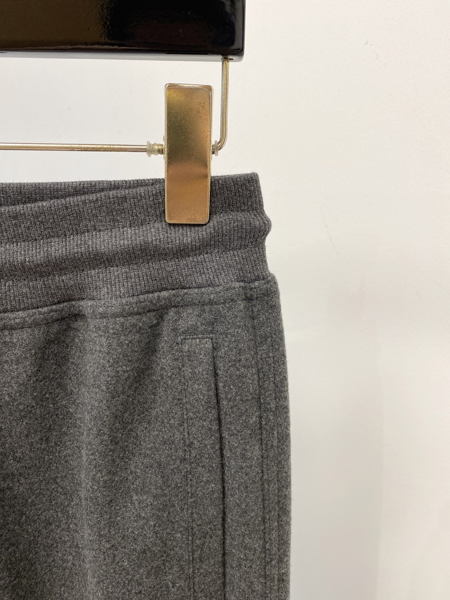 Brunello Cucinelli、2026爆款休闲裤 高弹显瘦必爆简约百搭爆款，做工精细，每一针都看得到用心，超多明