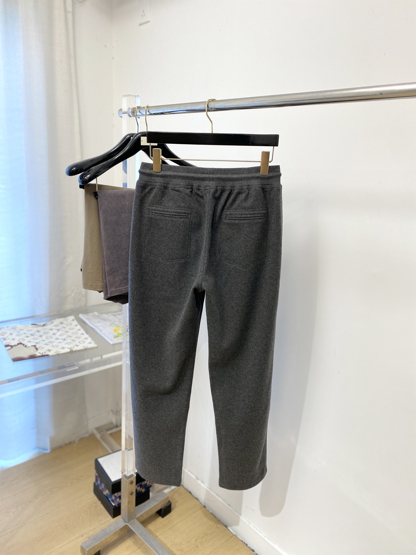 Brunello Cucinelli、2026爆款休闲裤 高弹显瘦必爆简约百搭爆款，做工精细，每一针都看得到用心，超多明