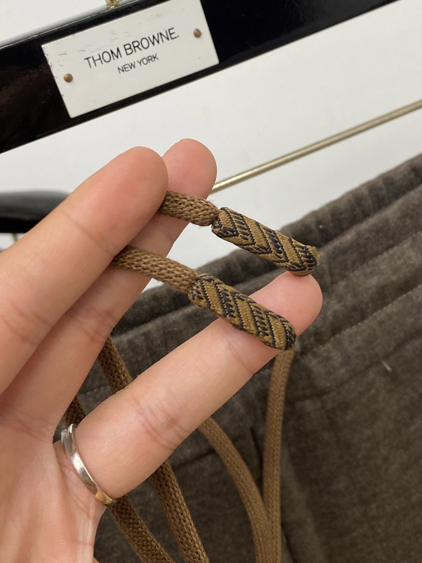 Loro Piana、2026爆款休闲裤 高弹显瘦必爆简约百搭爆款，做工精细，每一针都看得到用心，超多明星网红最爱 拉长