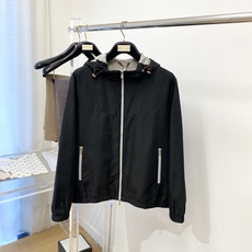 Brunello Cucinelli、2026新品夹克外套,时尚帅气,简约百搭款,原版五金辅料logo,定制原版面料,不 Brunello Cucinelli、2026新品夹克外套,时尚帅气,简约百搭款,原版五金辅料logo,定制原版面料,不