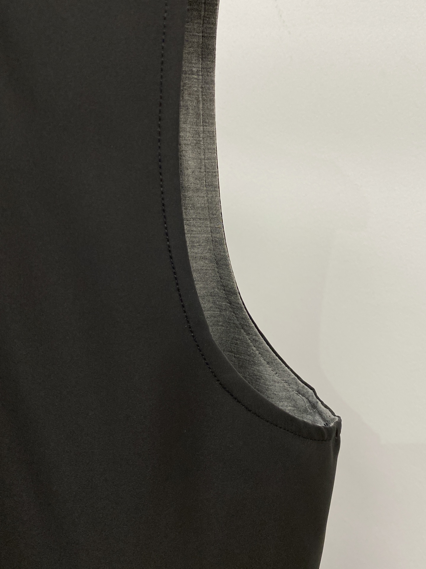 ￼ Brunello Cucinelli、2026新品双面穿夹克马甲外套，时尚帅气，简约百搭款，原版五金辅料logo，定