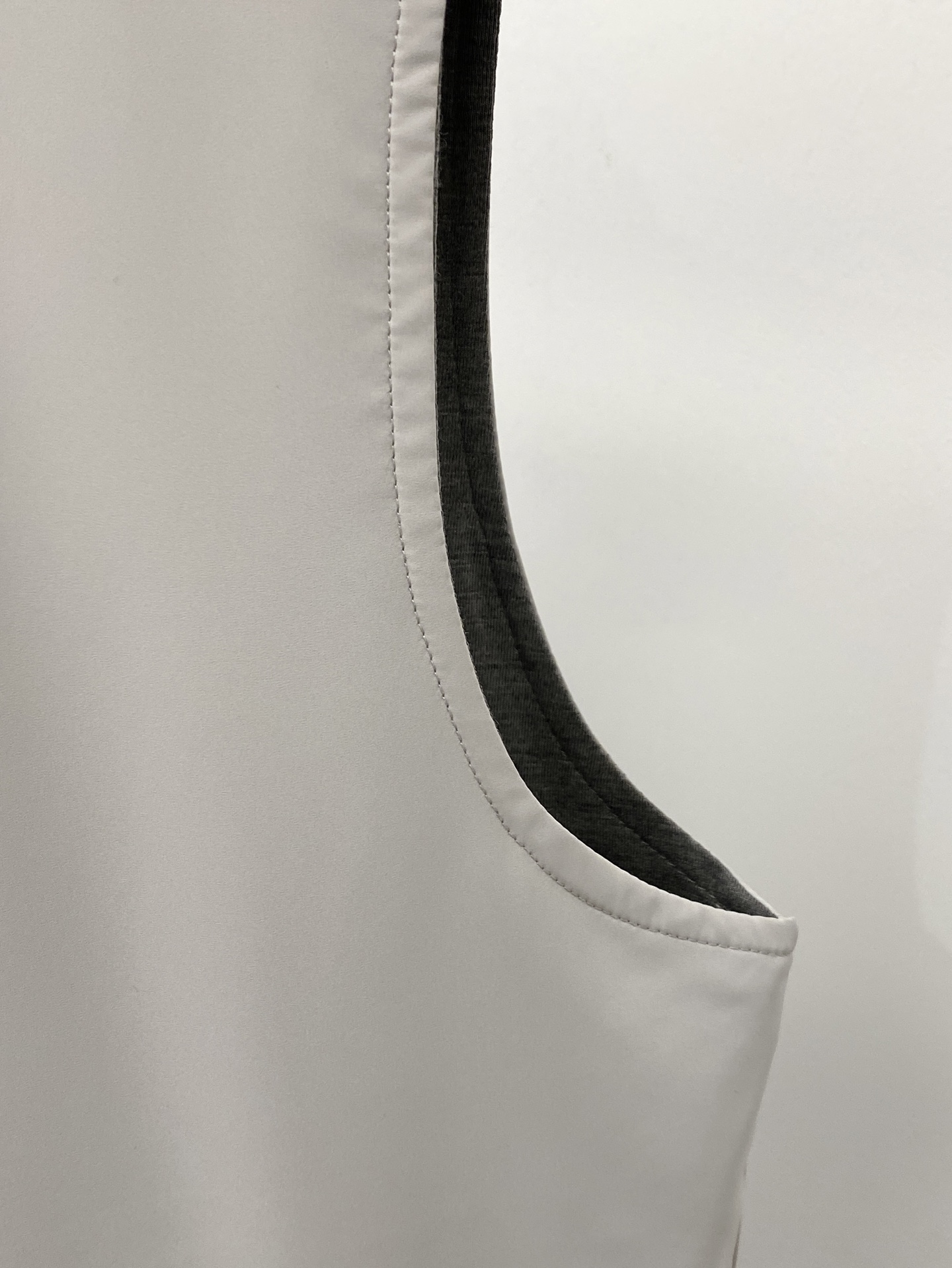 Brunello Cucinelli、2026新品双面穿夹克马甲外套，时尚帅气，简约百搭款，原版五金辅料logo，定制原