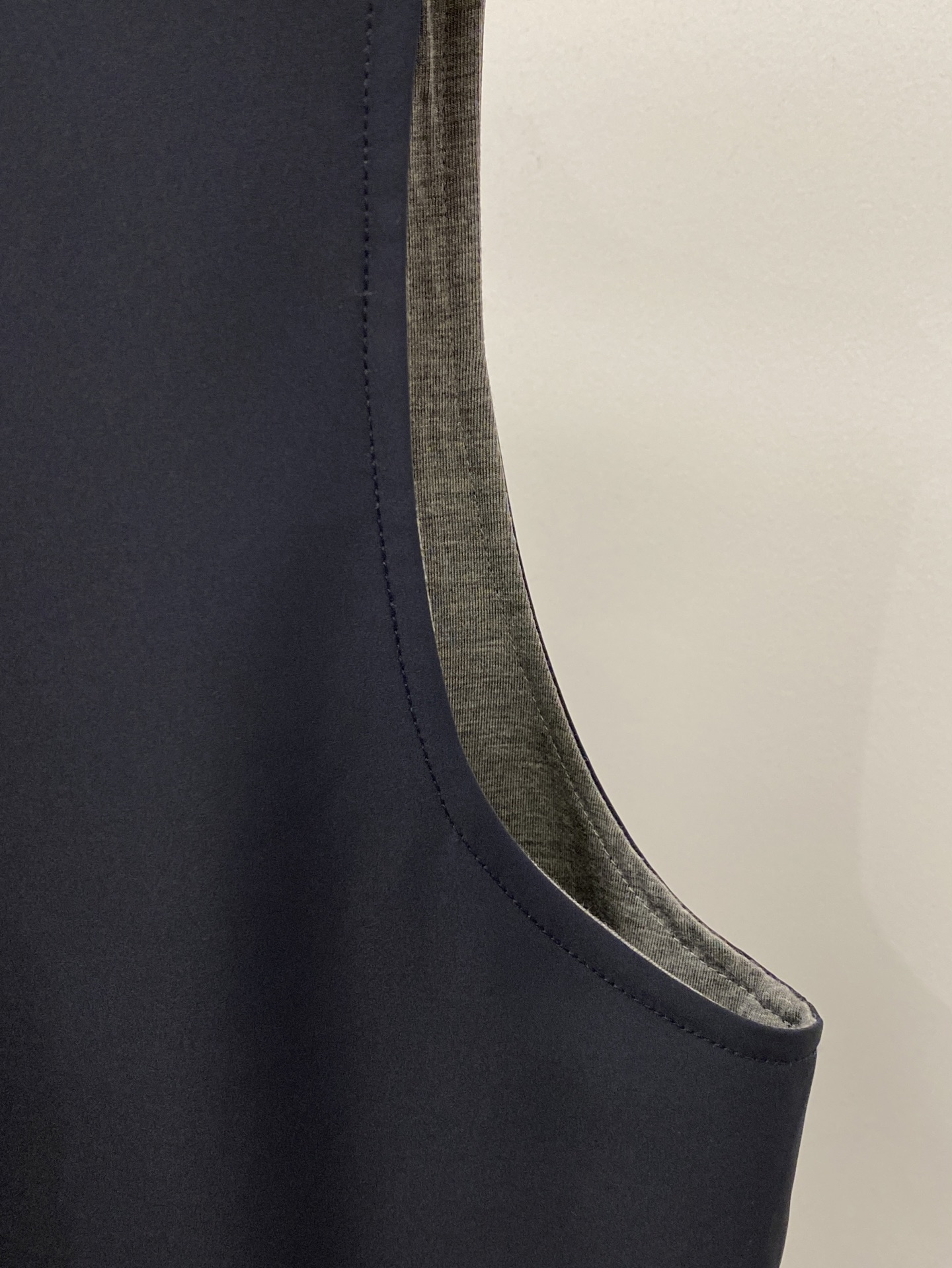 Brunello Cucinelli、2026新品双面穿夹克马甲外套，时尚帅气，简约百搭款，原版五金辅料logo，定制原