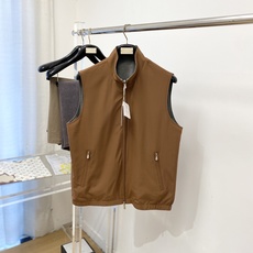 Brunello Cucinelli、2026新品双面穿夹克马甲外套,时尚帅气,简约百搭款,原版五金辅料logo,定制原 Brunello Cucinelli、2026新品双面穿夹克马甲外套,时尚帅气,简约百搭款,原版五金辅料logo,定制原