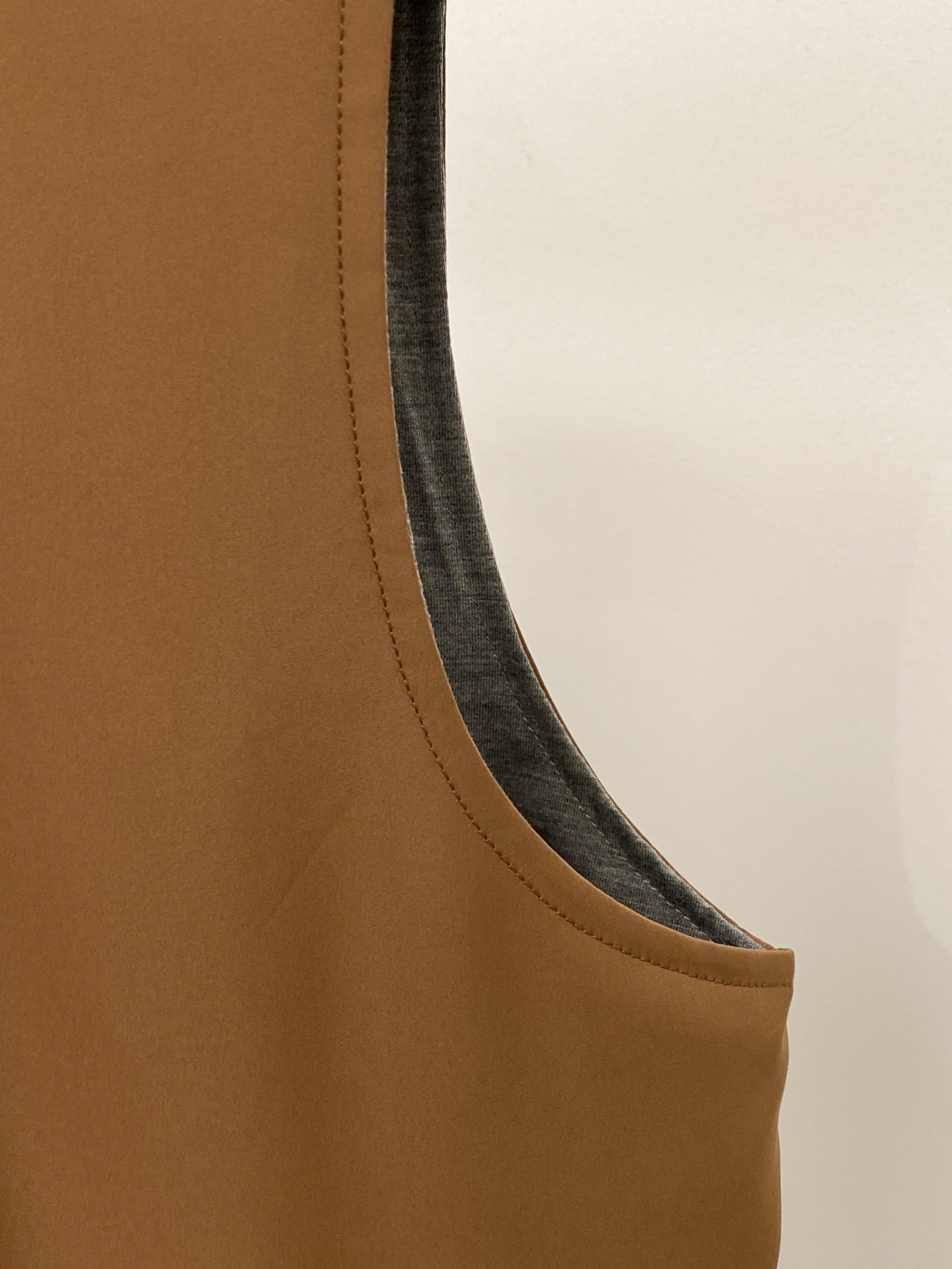 Brunello Cucinelli、2026新品双面穿夹克马甲外套，时尚帅气，简约百搭款，原版五金辅料logo，定制原