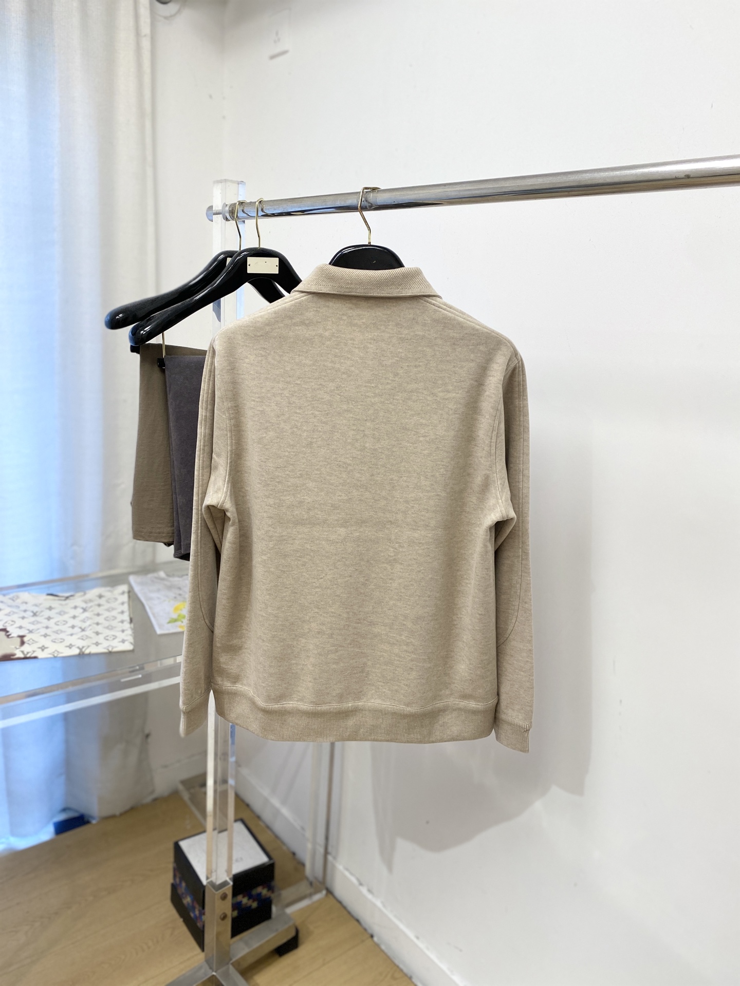Loro Piana、2026新品卫衣，时尚帅气，简约百搭款，衣下精致刺绣字母logo，定制原版面料，不仅挺括，保持潮流