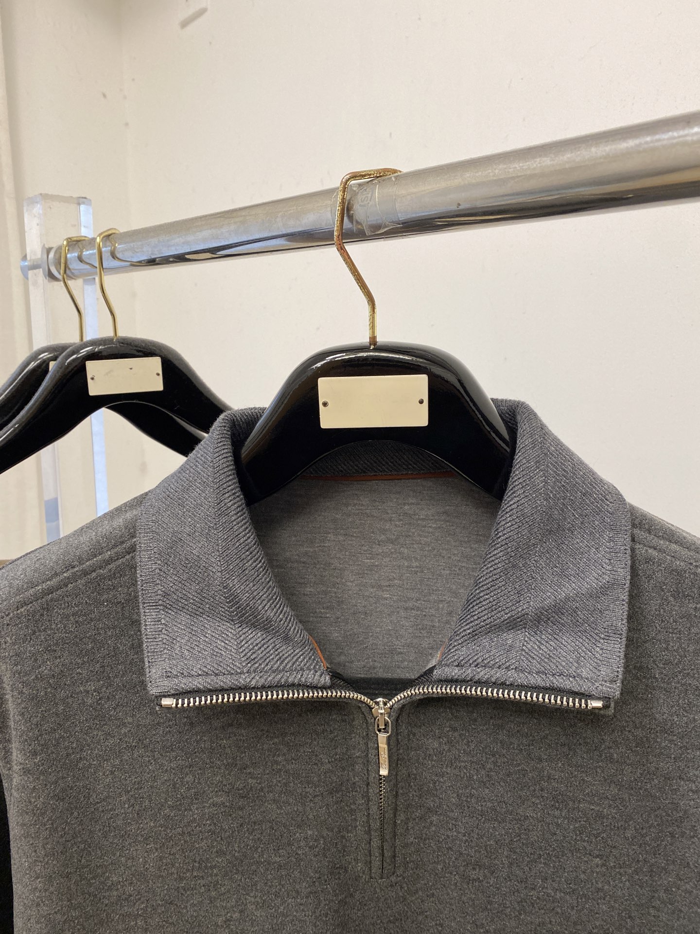 Loro Piana、2026新品卫衣，时尚帅气，简约百搭款，衣下精致刺绣字母logo，定制原版面料，不仅挺括，保持潮流