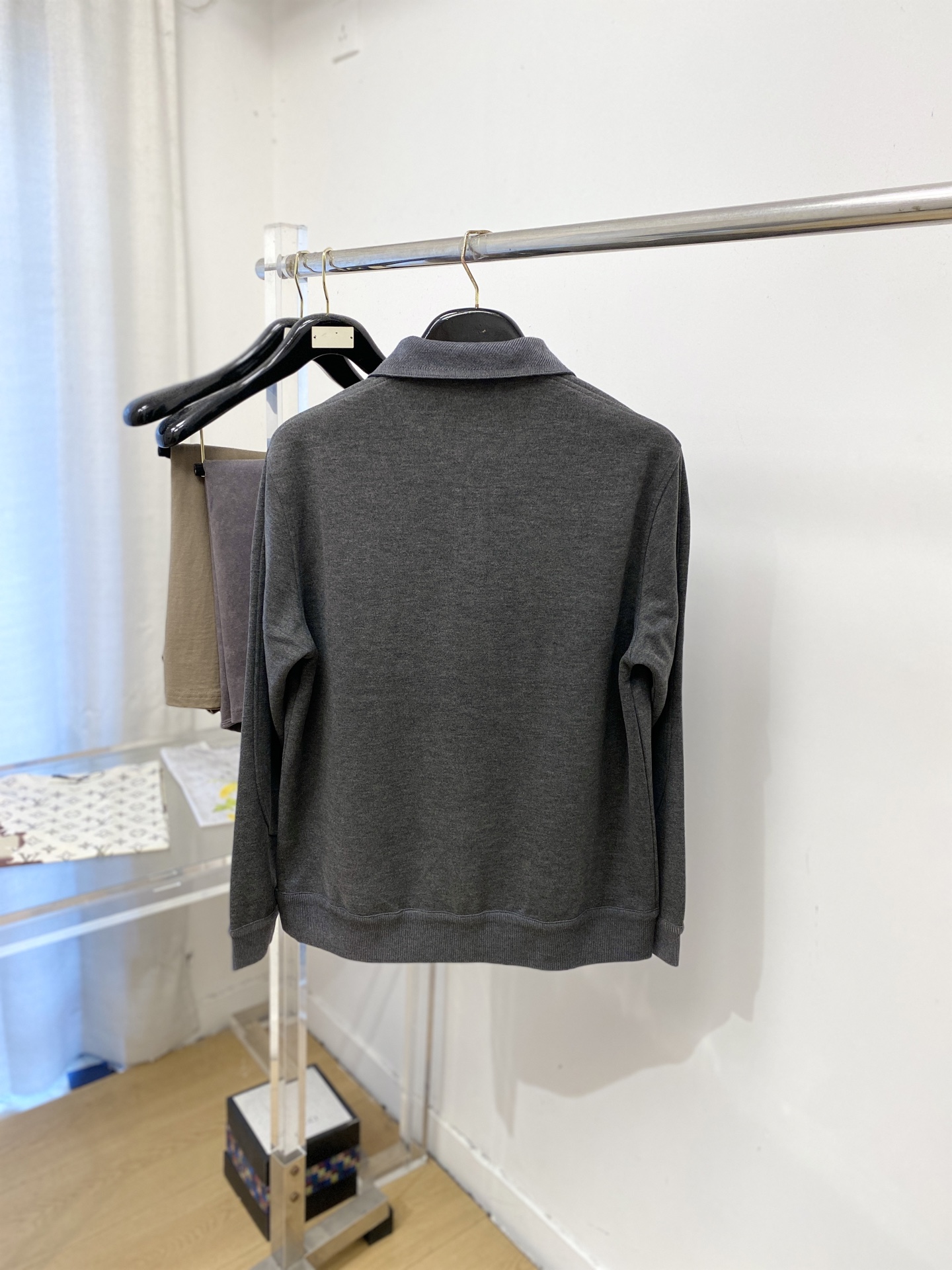 Loro Piana、2026新品卫衣，时尚帅气，简约百搭款，衣下精致刺绣字母logo，定制原版面料，不仅挺括，保持潮流