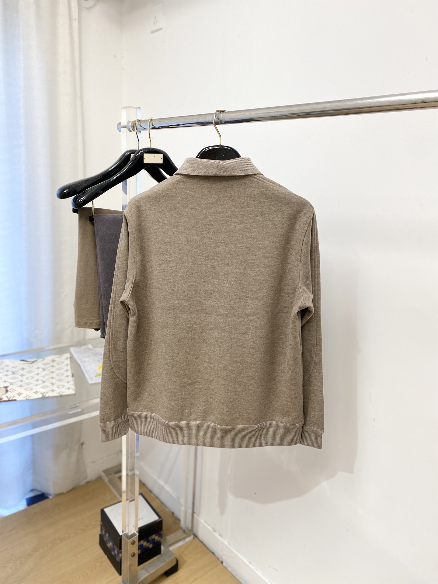 Loro Piana、2026新品卫衣，时尚帅气，简约百搭款，衣下精致刺绣字母logo，定制原版面料，不仅挺括，保持潮流