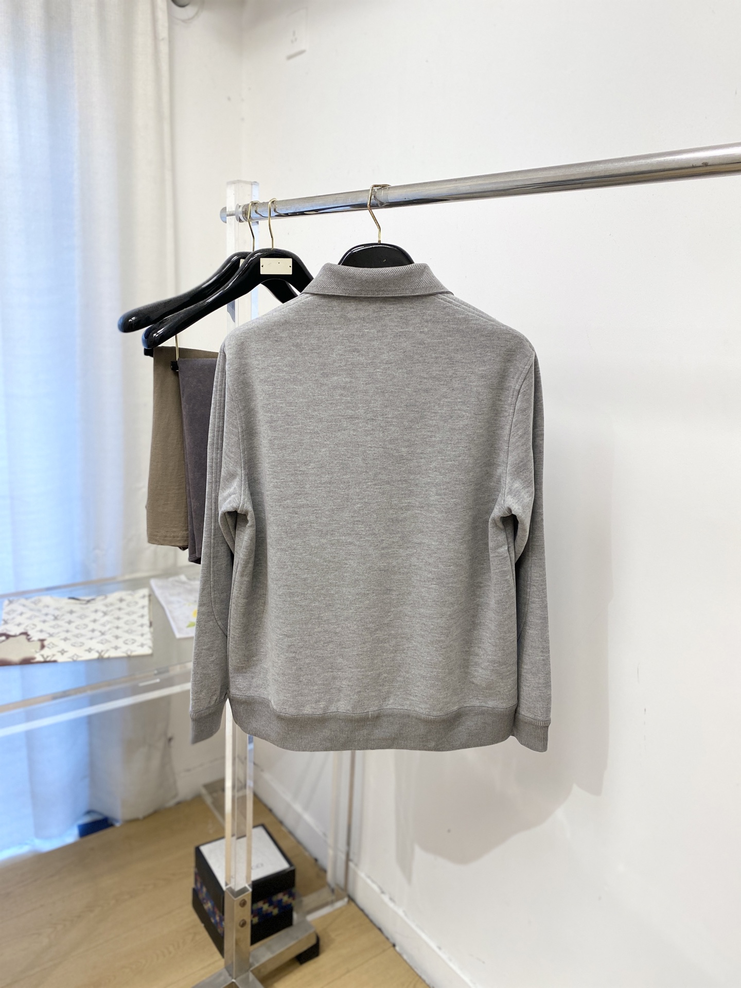 Loro Piana、2026新品卫衣，时尚帅气，简约百搭款，衣下精致刺绣字母logo，定制原版面料，不仅挺括，保持潮流