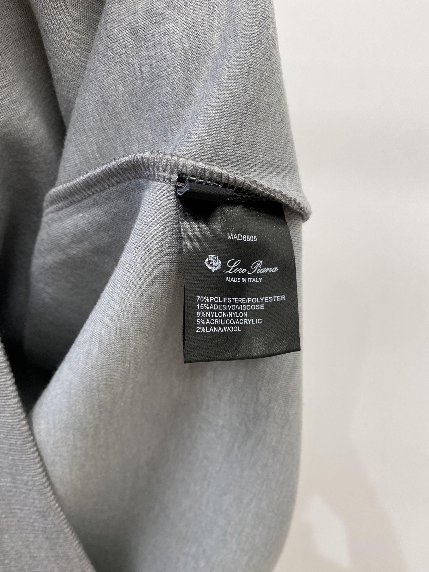 Loro Piana、2026新品卫衣，时尚帅气，简约百搭款，衣下精致刺绣字母logo，定制原版面料，不仅挺括，保持潮流