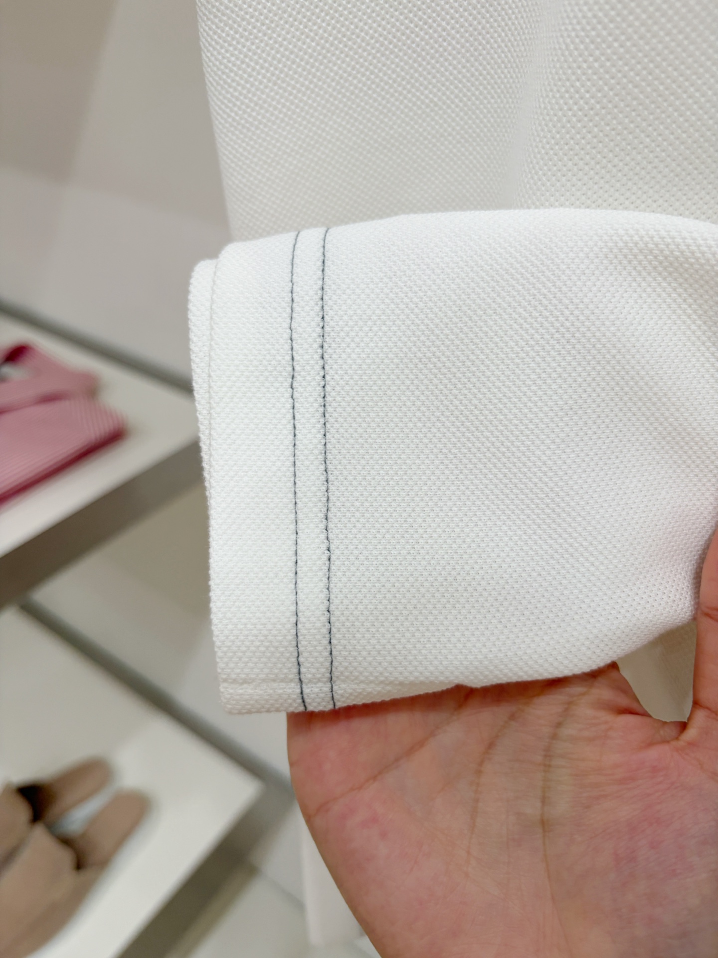 Brunello Cucinelli、2026新品短袖T恤，帅气时尚，胸前精致刺绣图案logo，简约百搭款。面料棉 不仅