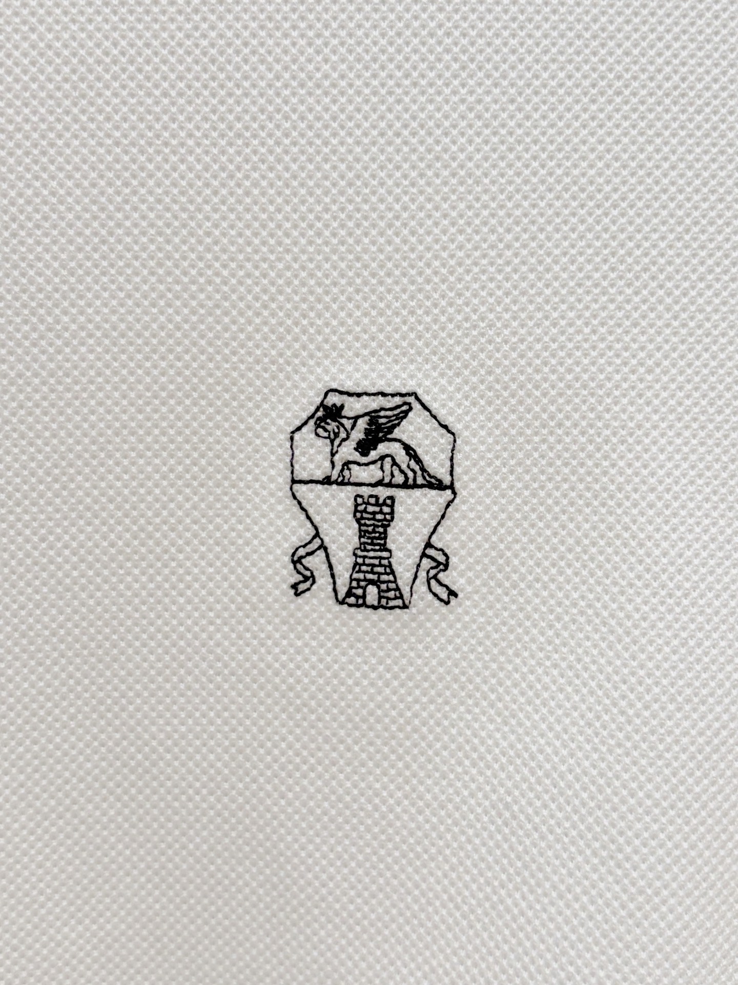 Brunello Cucinelli、2026新品短袖T恤，帅气时尚，胸前精致刺绣图案logo，简约百搭款。面料棉 不仅