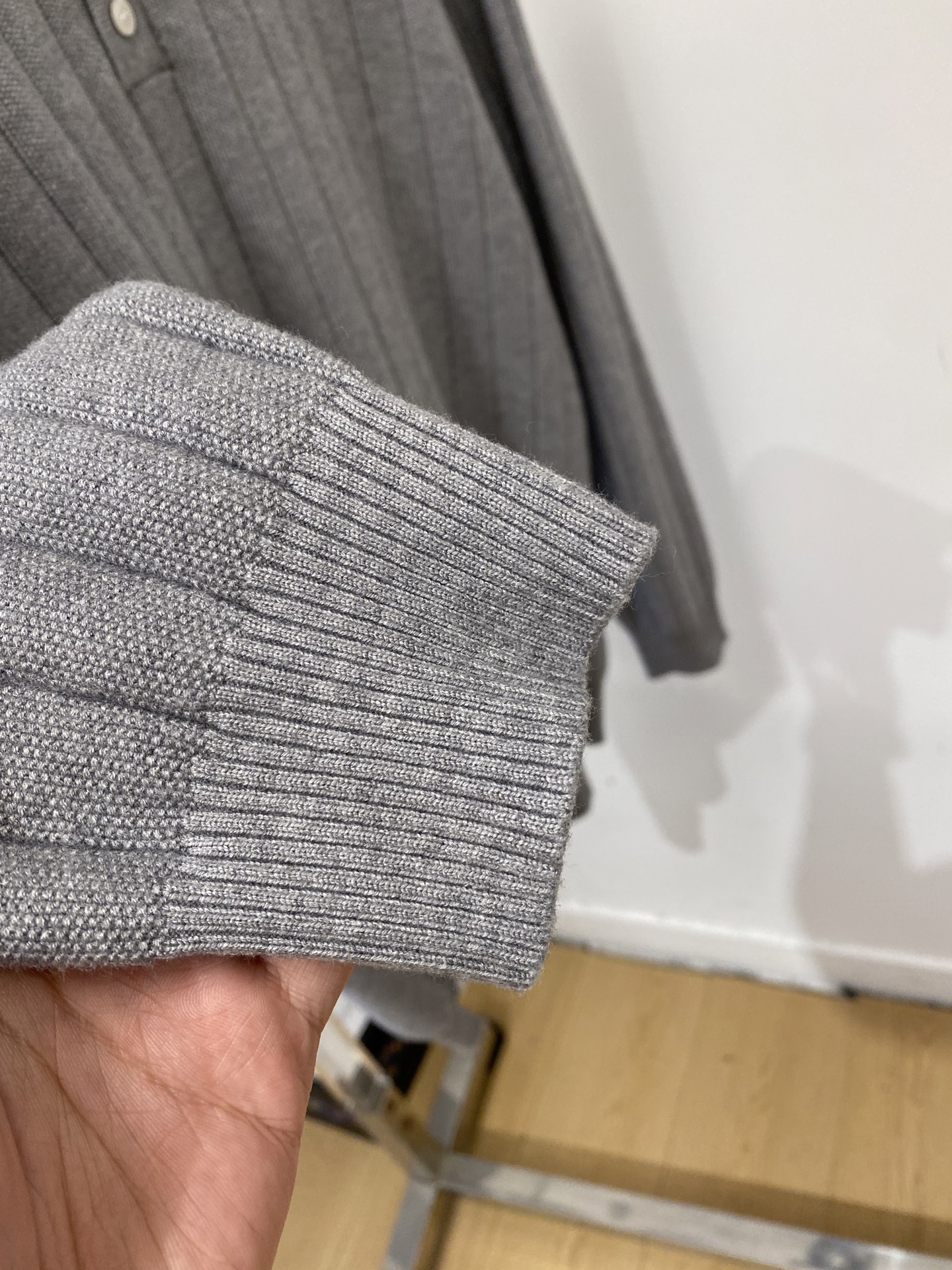 Loro piana、2026新品羊毛衣 具有手感细腻柔软，可直接与肌肤接触，让暖心的纱线变化出细腻的质感，顶级工艺极具