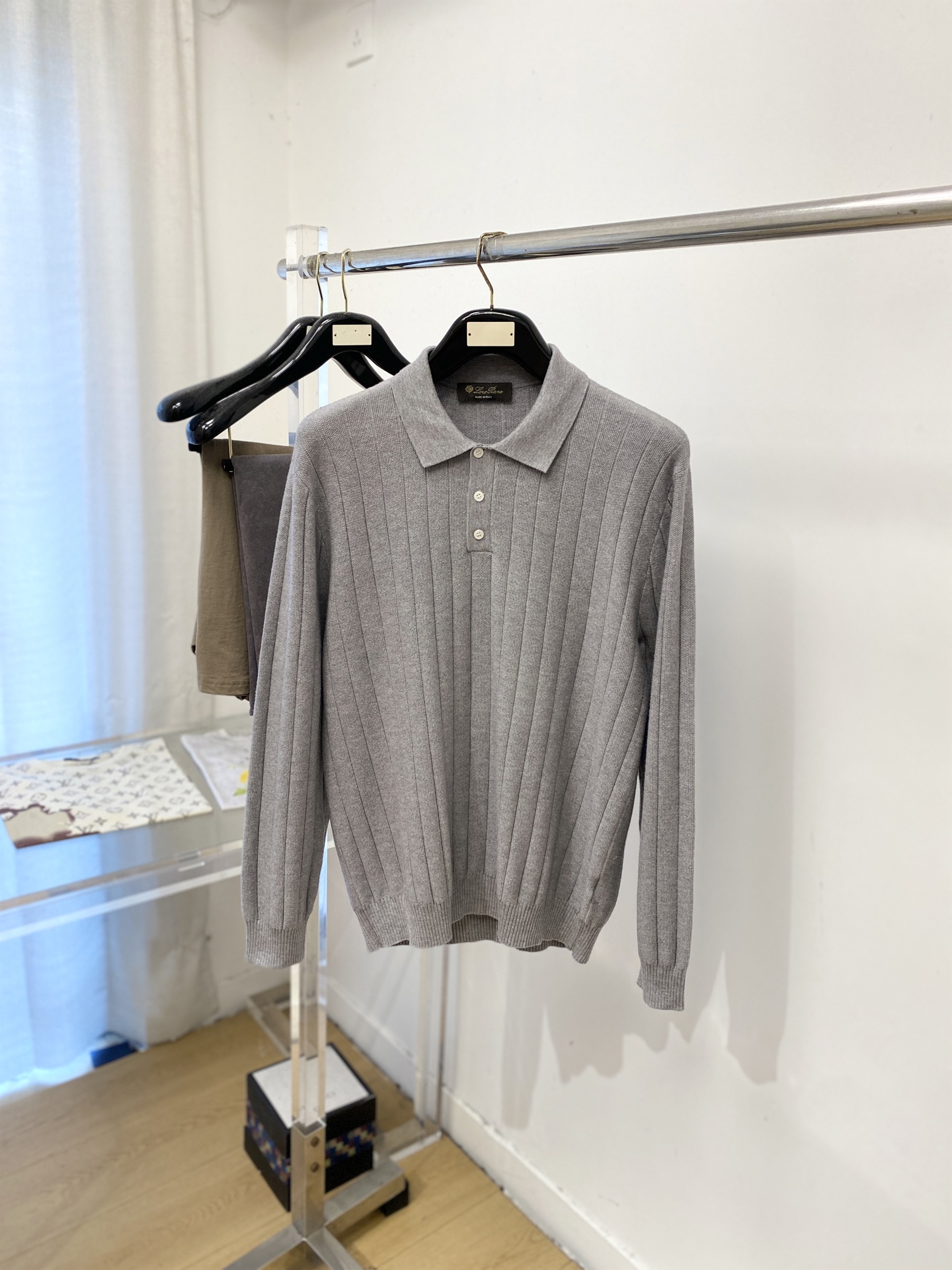Loro piana、2026新品羊毛衣 具有手感细腻柔软，可直接与肌肤接触，让暖心的纱线变化出细腻的质感，顶级工艺极具